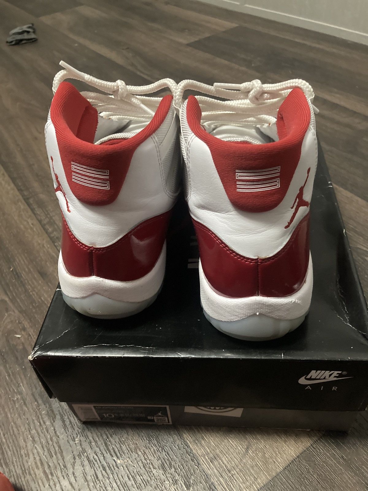 Jordan Brand Jordan 11 Cherry Size US 10.5 / EU 43-44 - 2 Thumbnail