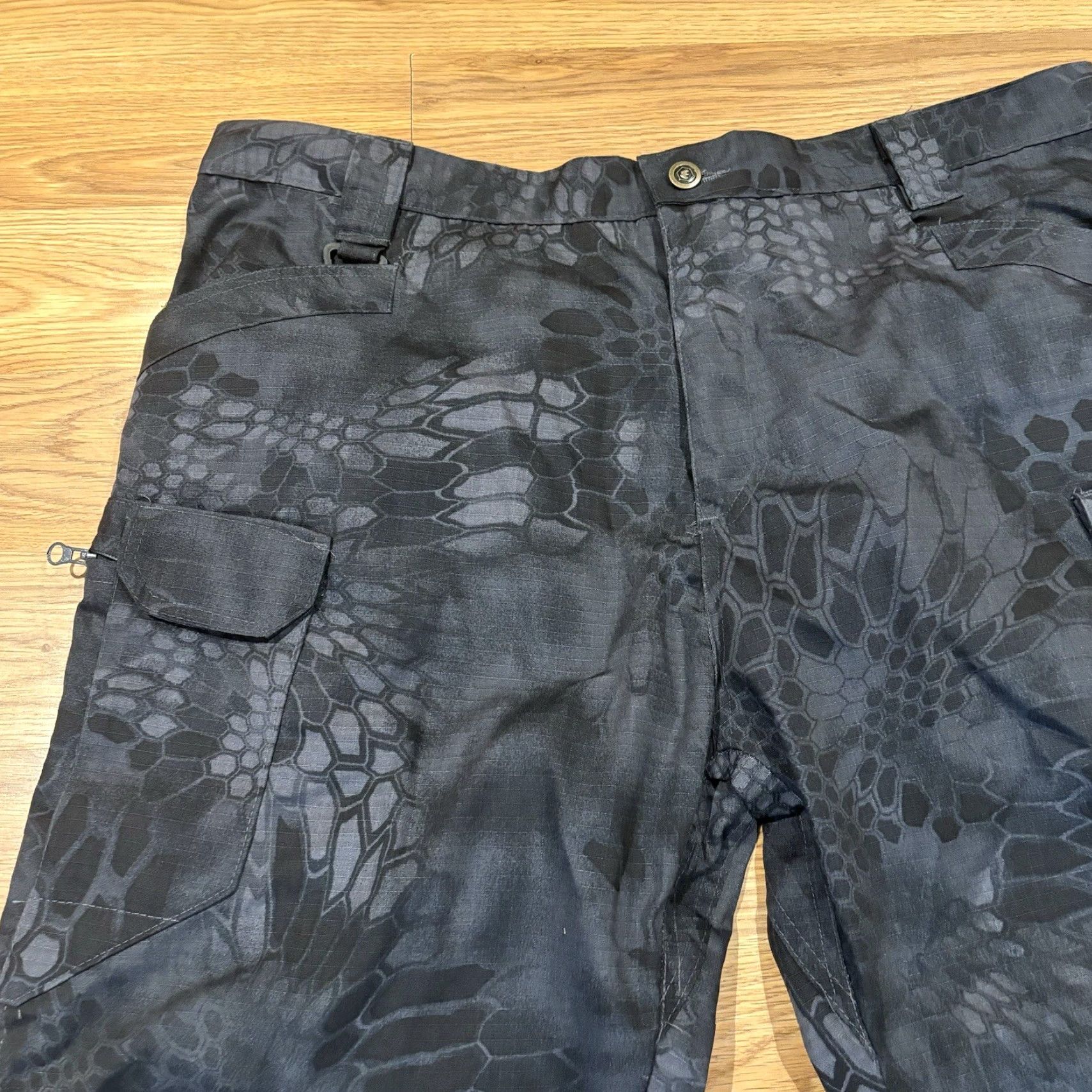 Low Brand W Brand Cargo Tactical Pants Men’s XXXL Dark Gray Pockets Zipper Button Inseam 32in Regular Cargo Pattern Camouflage Army Hip Hop Sports Military Size US 39 - 3 Thumbnail