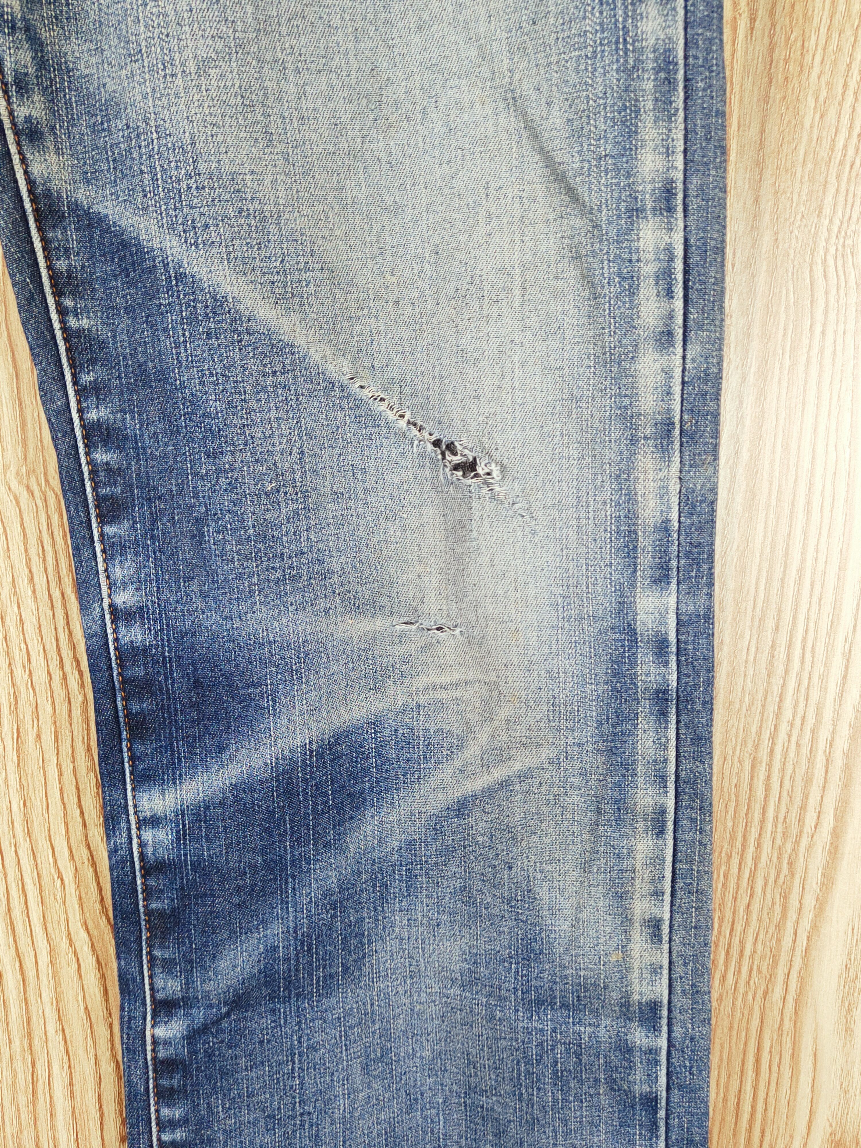 Japanese Brand Uniqlo Dark Blue Distressed Ripped Jeans #W226 Size US 32 / EU 48 - 6 Thumbnail