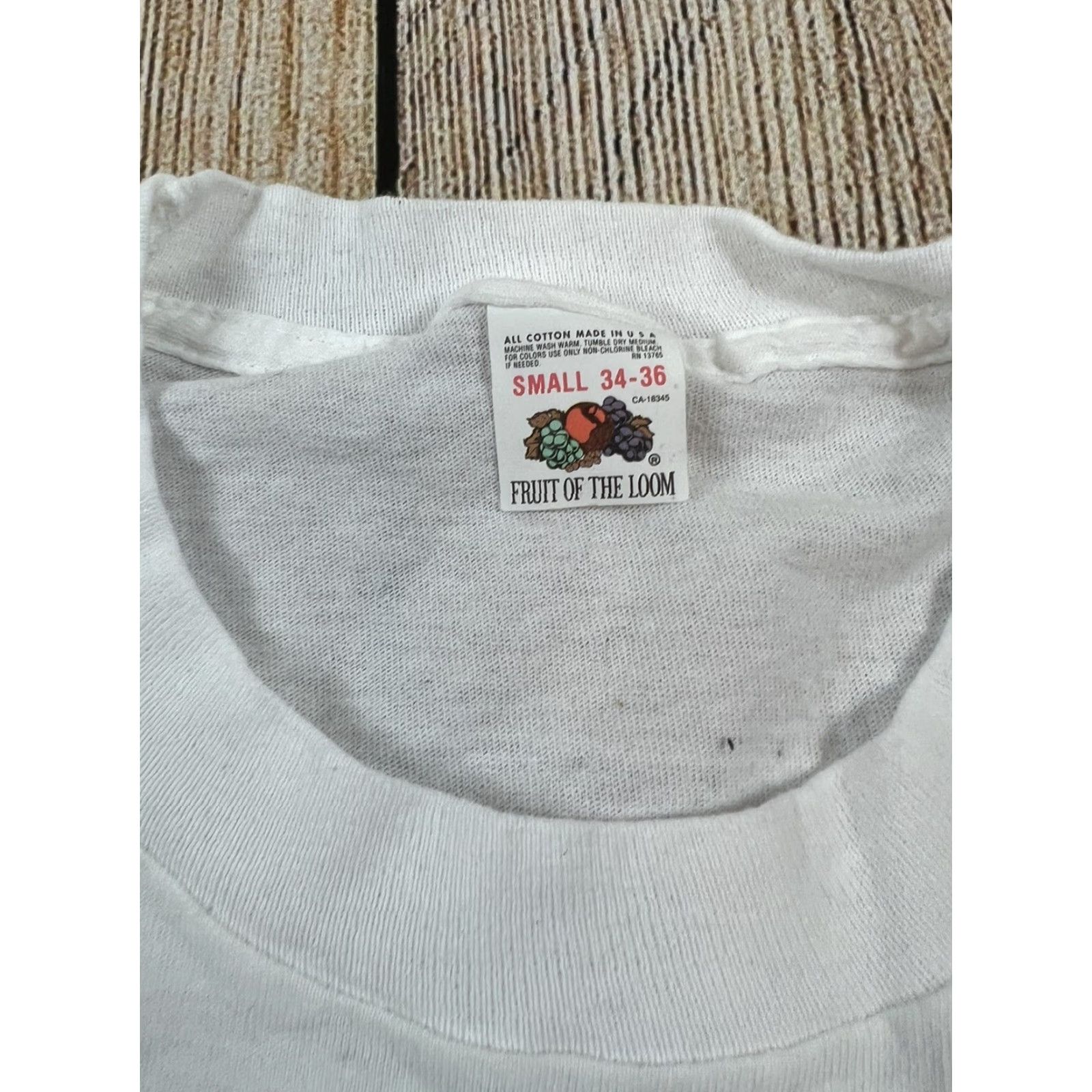 Vintage VINTAGE Looney Tunes Daffy Duck & Bugs Bunny T Shirt White Size S Men's 90s Size US S / EU 44-46 / 1 - 7 Thumbnail