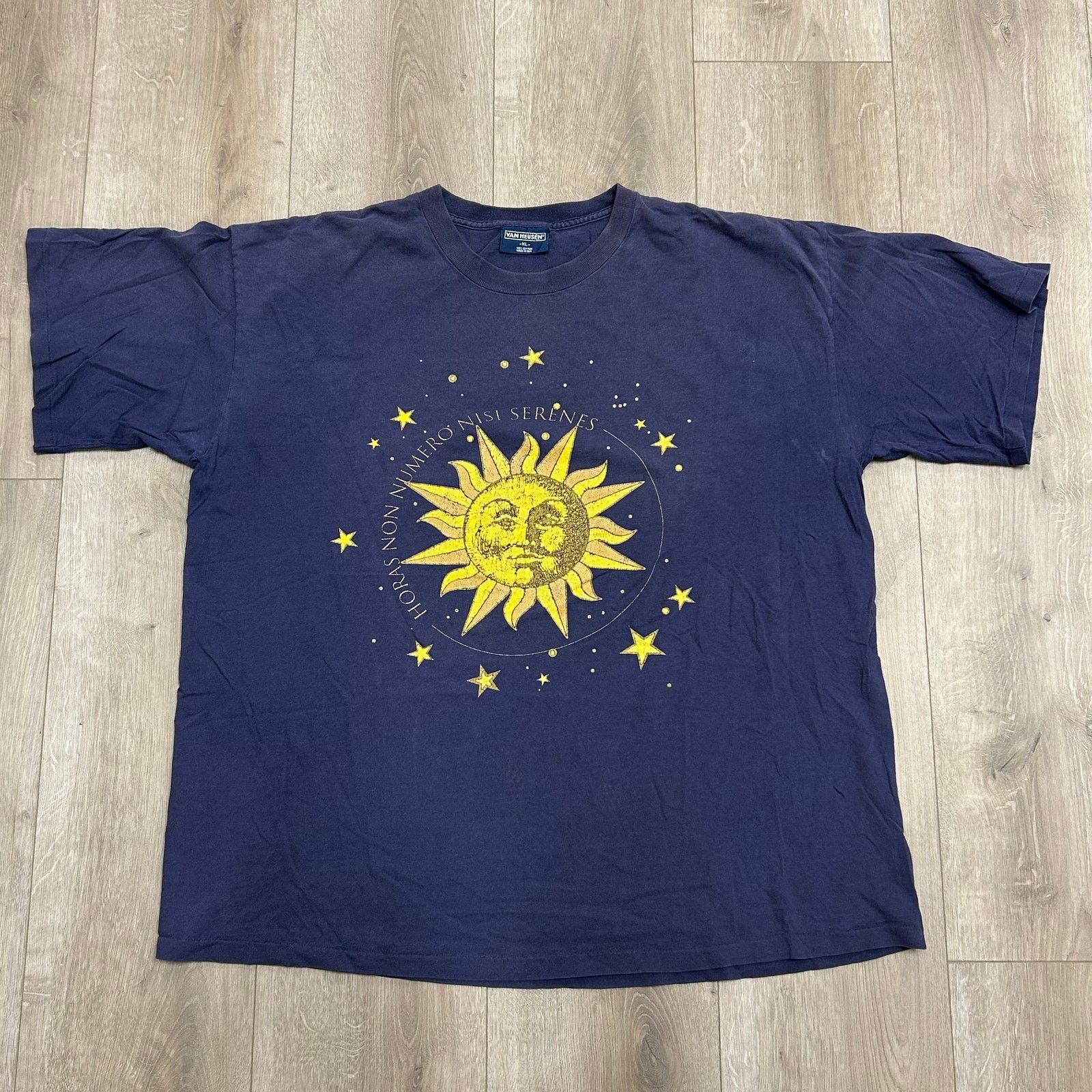 Vintage vintage 1990s Van Heusen Sun art Tee T Shirt Navy Blue XL Size US XL / EU 56 / 4 - 1 Thumbnail