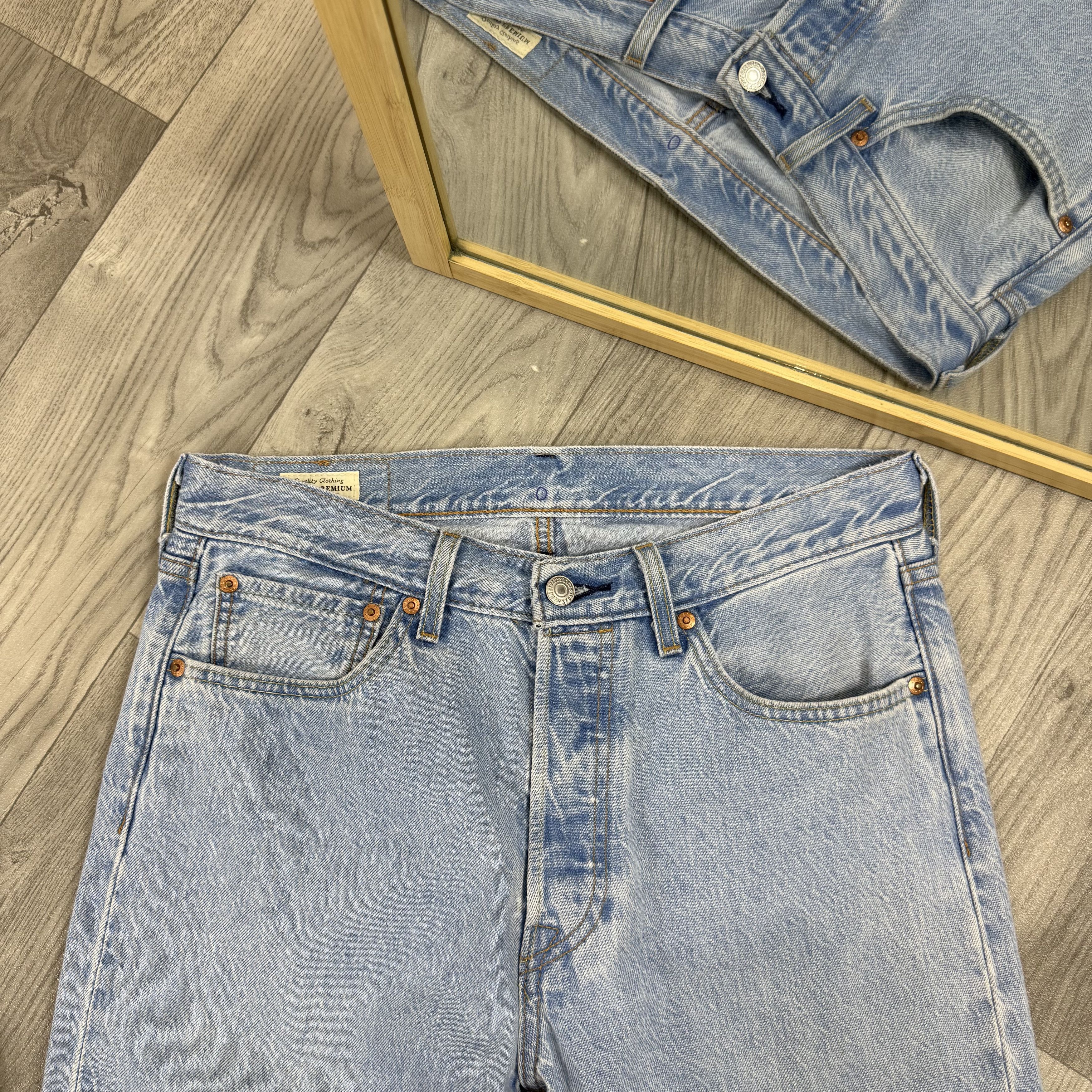 Levi's Levi's 501 Blue Stonewashed Denim Jeans Pants 31x32 Size US 31 - 8 Thumbnail