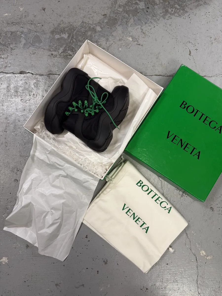 Bottega Veneta Bottega Veneta Black Paddle Angle Rubber Grass Boots Size US 8.5 / IT 38.5 - 2 Thumbnail