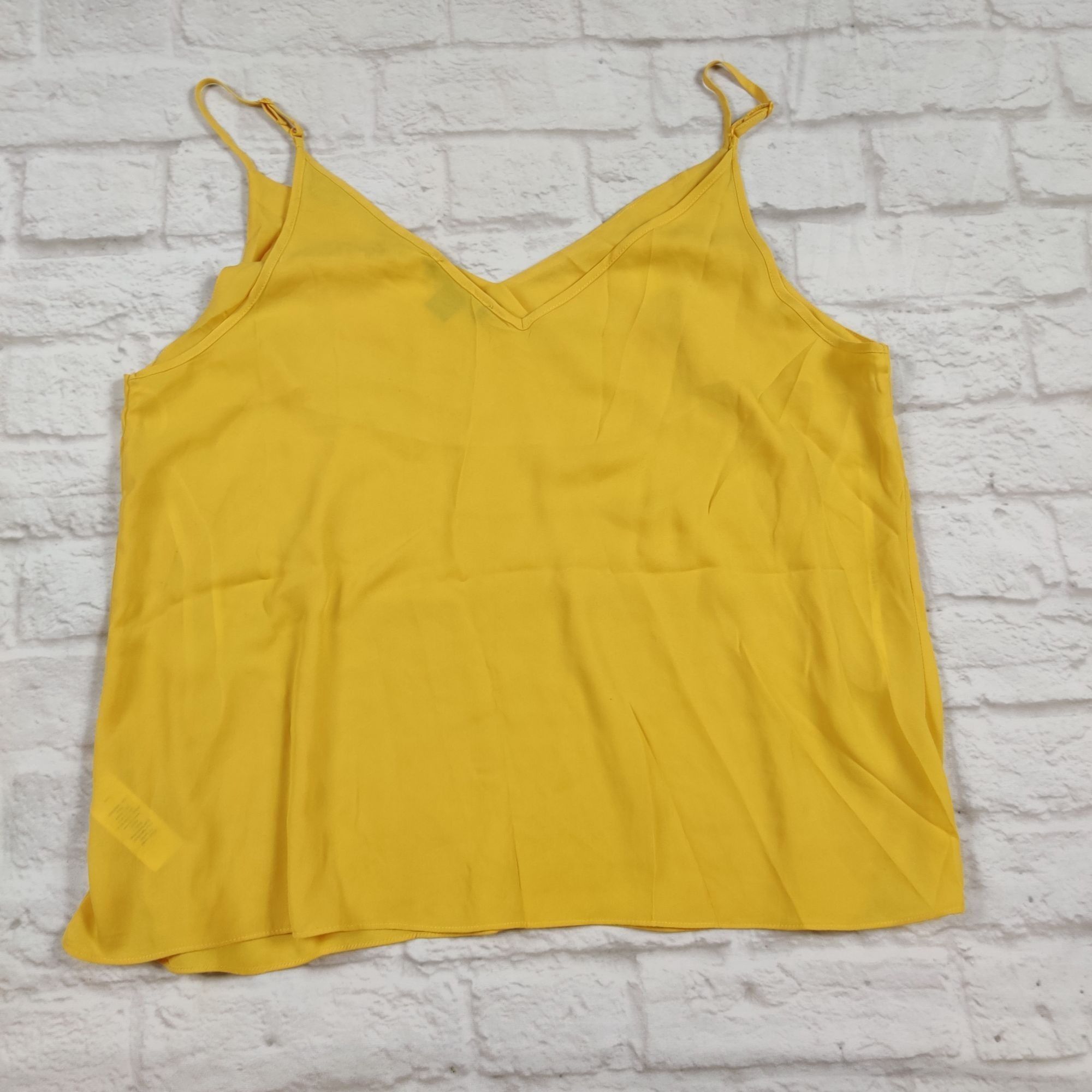 Primark Primark 14 Yellow V-Neck Cami Tank Spaghetti Straps Lightwei Size XL / US 12-14 / IT 48-50 - 2 Thumbnail