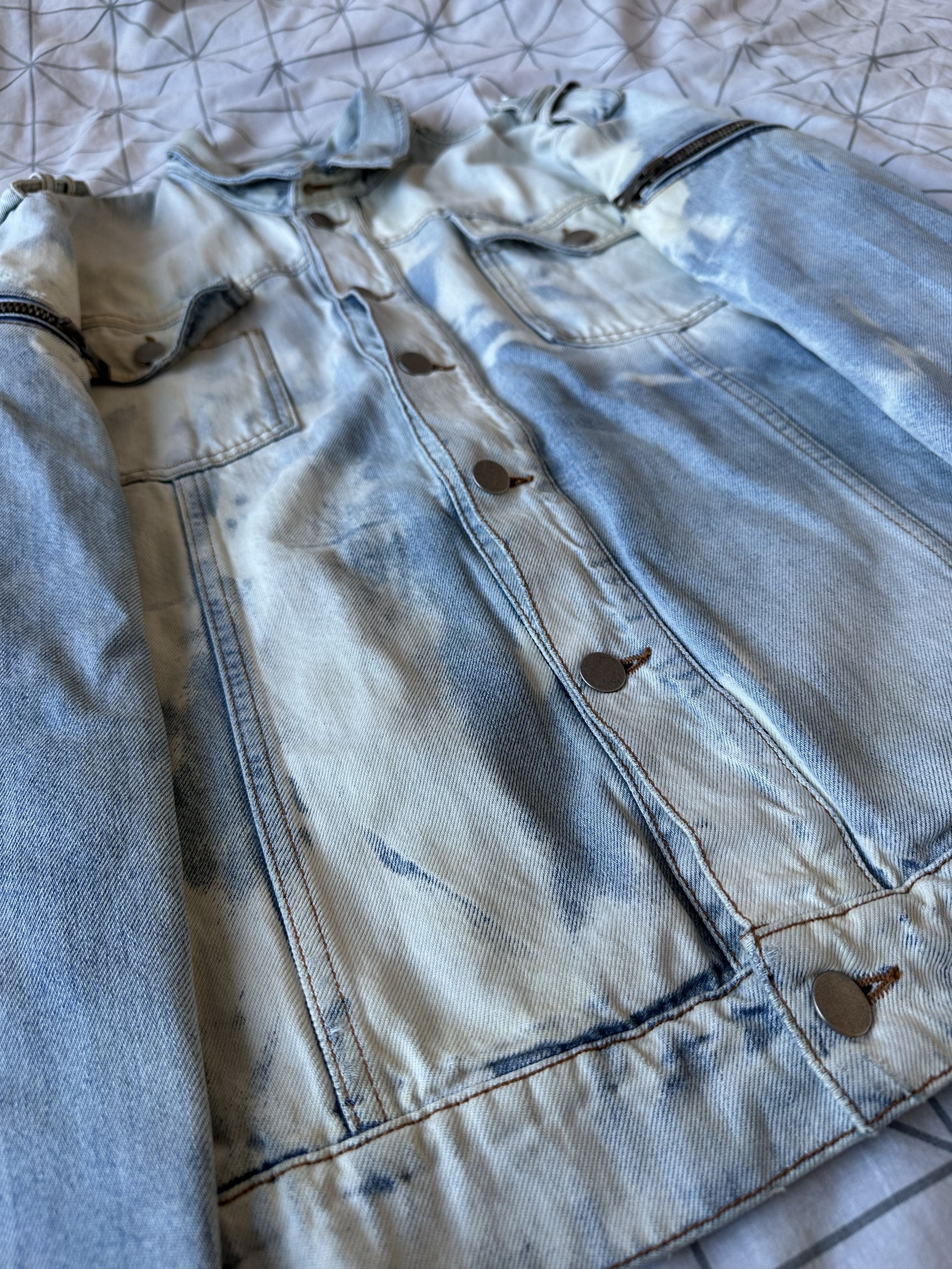 Balmain SS18 Balmain Distressed Paint Splatter Denim Jacket White Size US XL / EU 56 / 4 - 5 Thumbnail