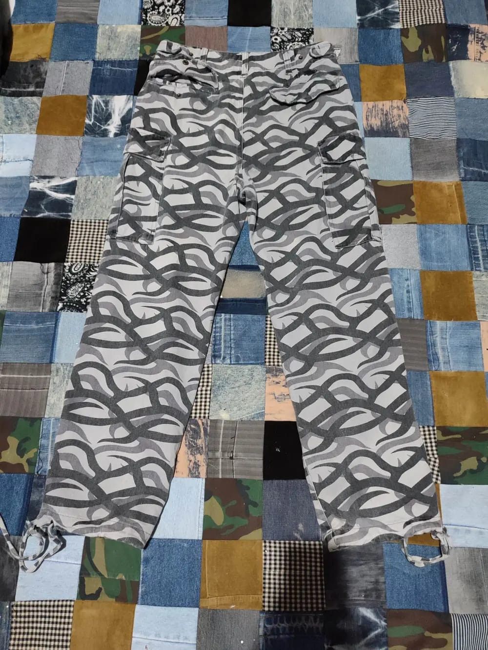 Japanese Brand Octopus Army Tribal Camo Cargo Pants Size US 31 - 10 Thumbnail