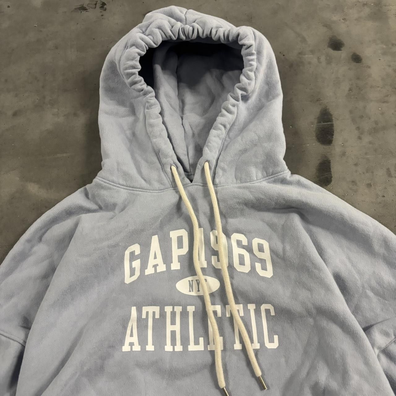 Gap Crazy Vintage Y2K/2000s Cute Light Blue Gap Cropped Comfy Hoodie! Size L Size L / US 10 / IT 46 - 2 Thumbnail