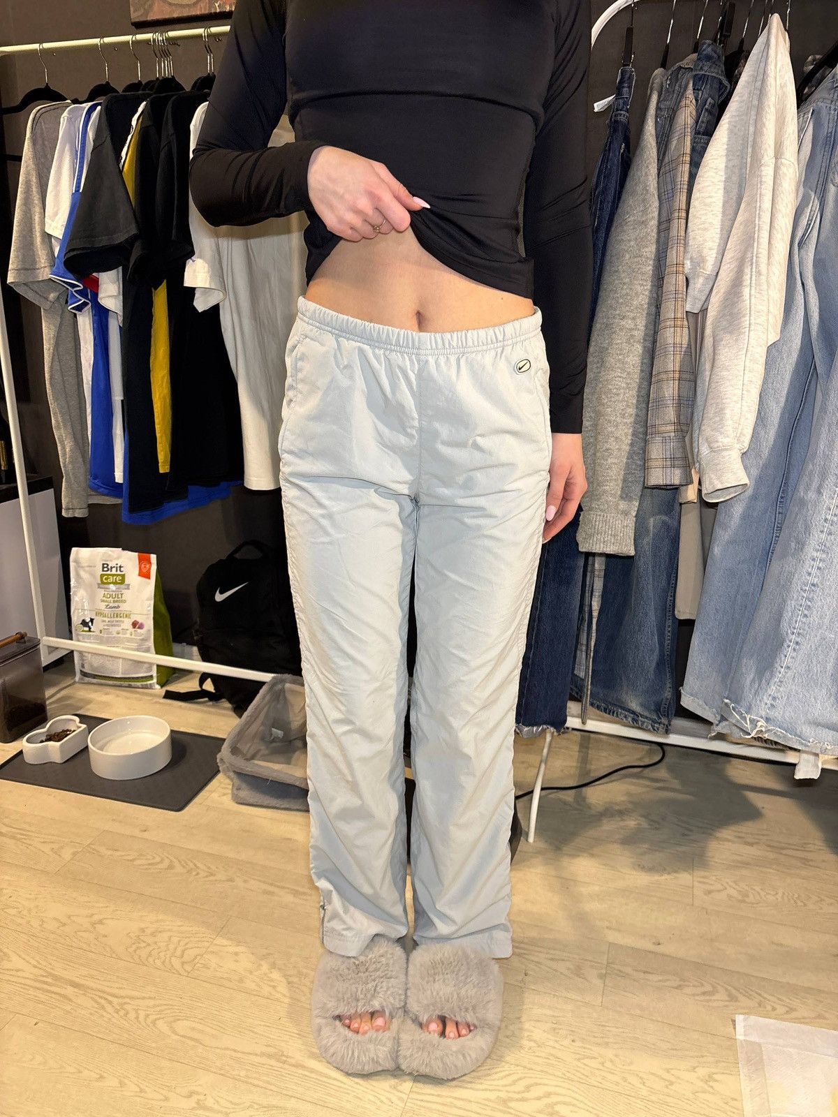 Nike Women’s Nike vintage nylon pants Size: M (8) Size 32" / US 10 / IT 46 - 4 Thumbnail