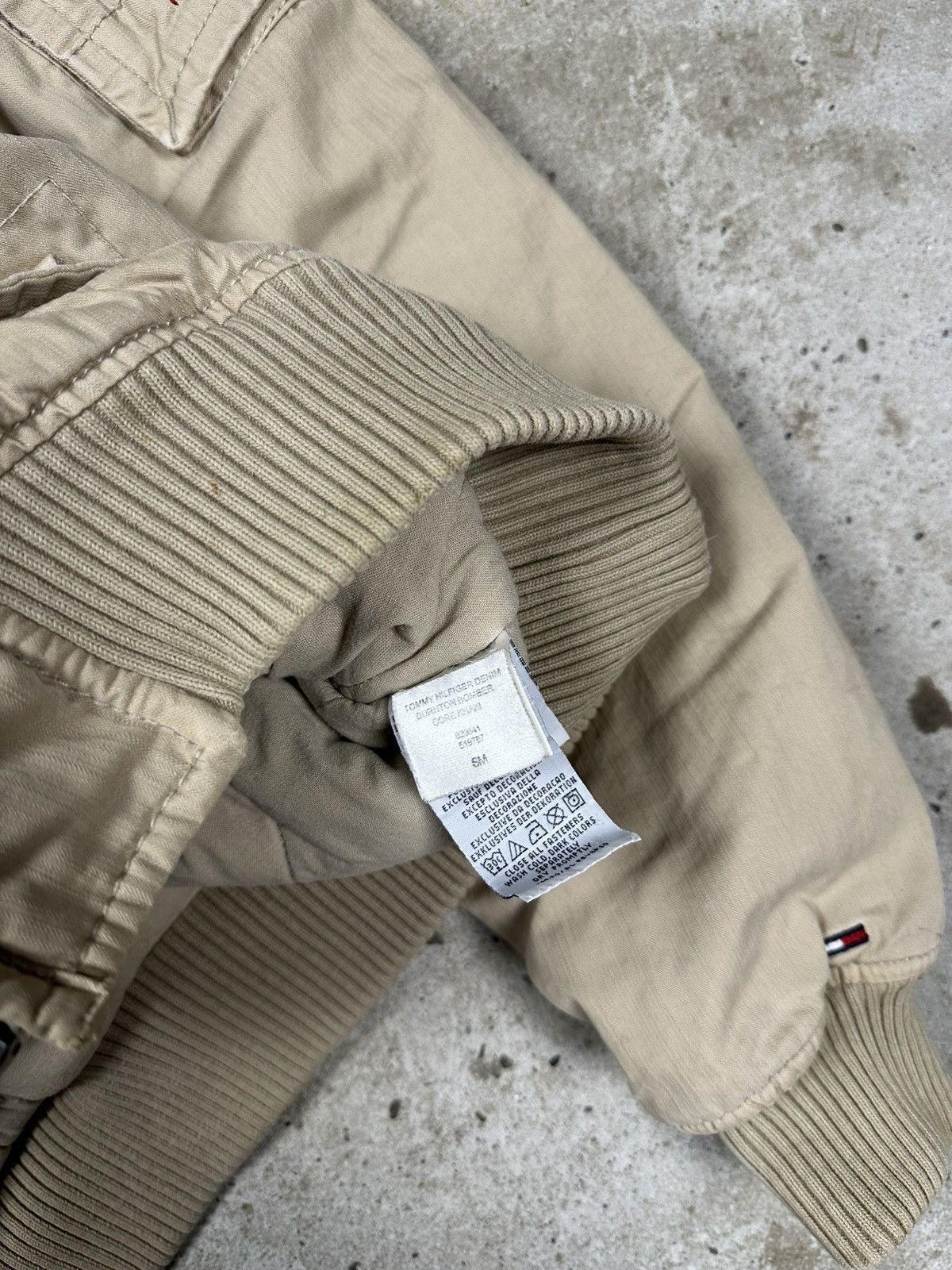 Tommy Hilfiger Vintage Y2K Tommy Hilfiger Beige Distressed Utility Bomber Size US S / EU 44-46 / 1 - 13 Thumbnail