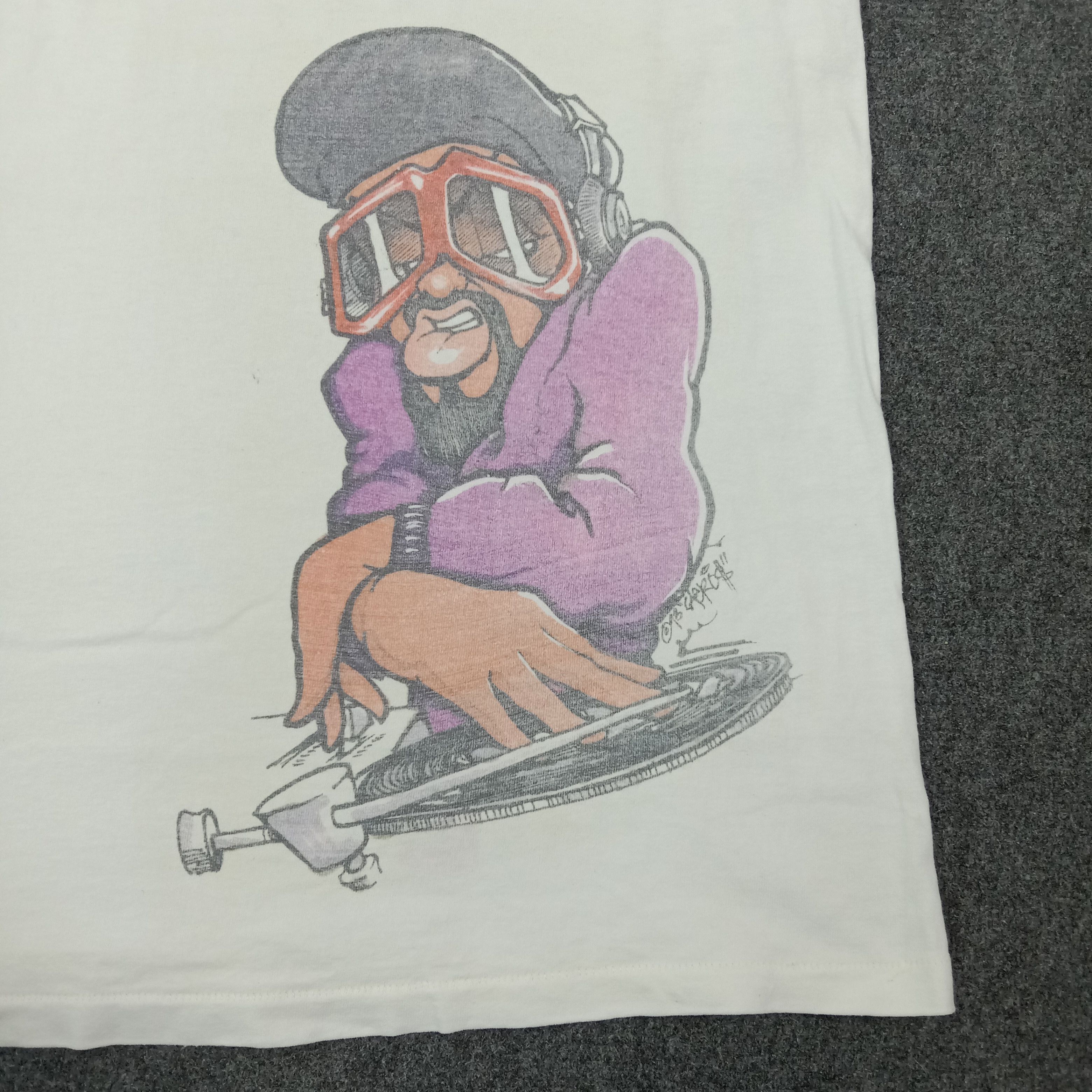 Vintage 90s Airbrush Hip Hop DJ EDM Tshirt C267N40 Size US L / EU 52-54 / 3 - 2 Thumbnail