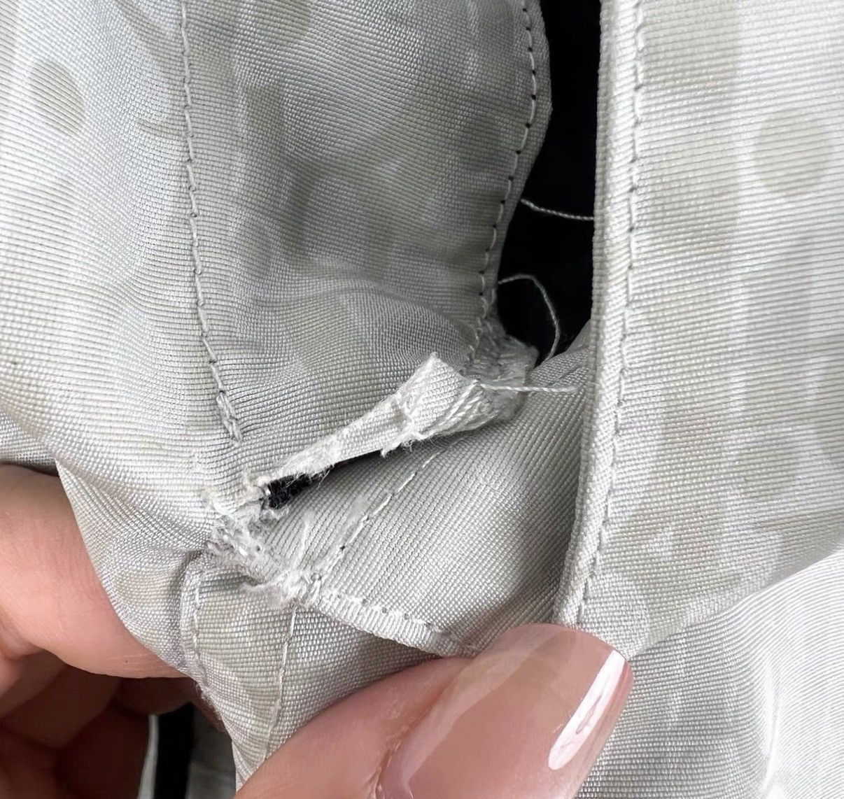 Dior Dior Light Grey All Over Print Beach Shorts K12 Size 26" / US 2 / IT 38 - 7 Thumbnail