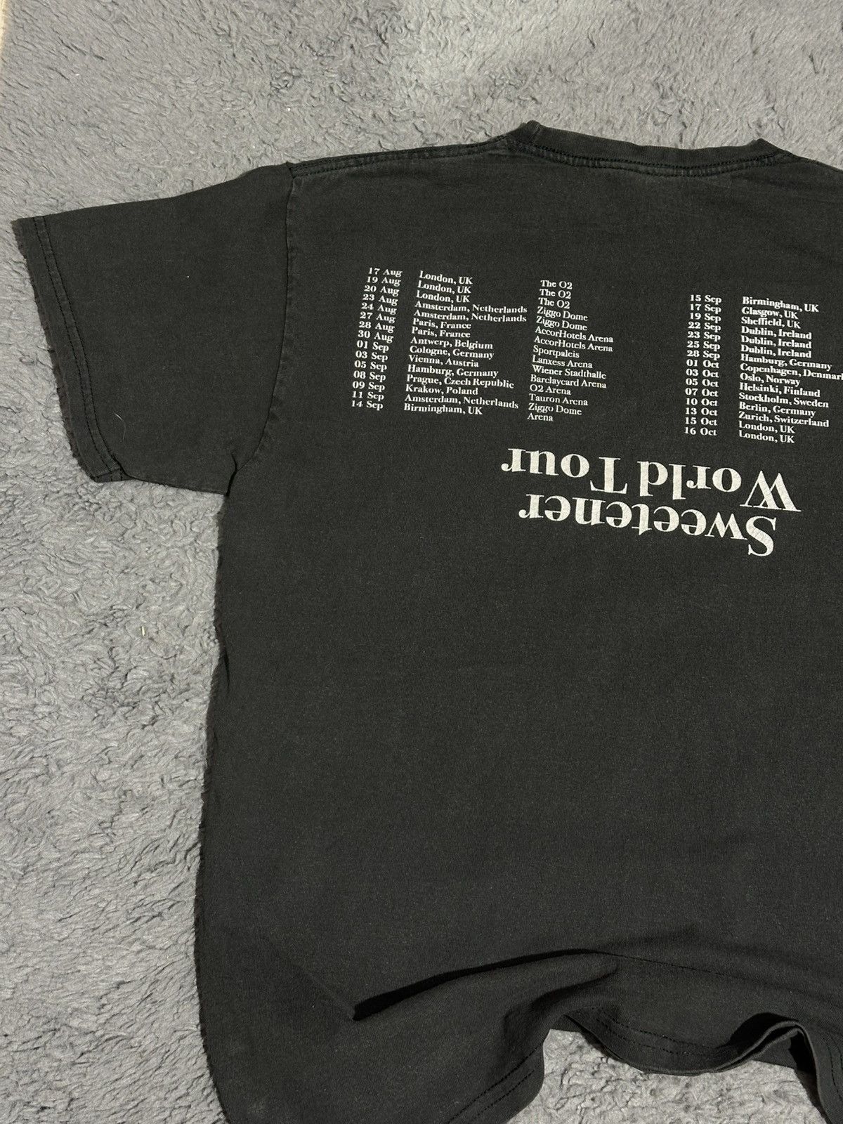 Band Tees Ariana Grande "Sweetener World Tour" Merch T-Shirt Size US M / EU 48-50 / 2 - 7 Thumbnail