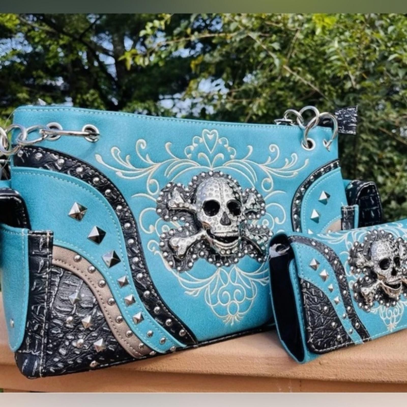 Designer Handmade Skull Leather Turquoise Shoulder Bag NWT Size ONE SIZE - 1 Thumbnail