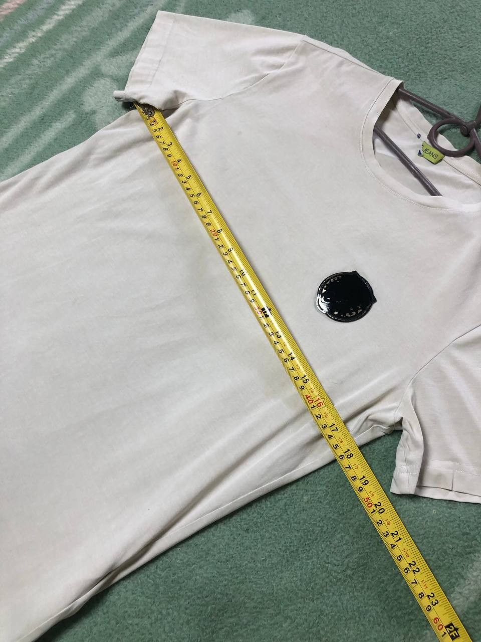 Versace Versace Luxary White Moncler Rubber Patch T-Shirt Size L Size US L / EU 52-54 / 3 - 14 Thumbnail