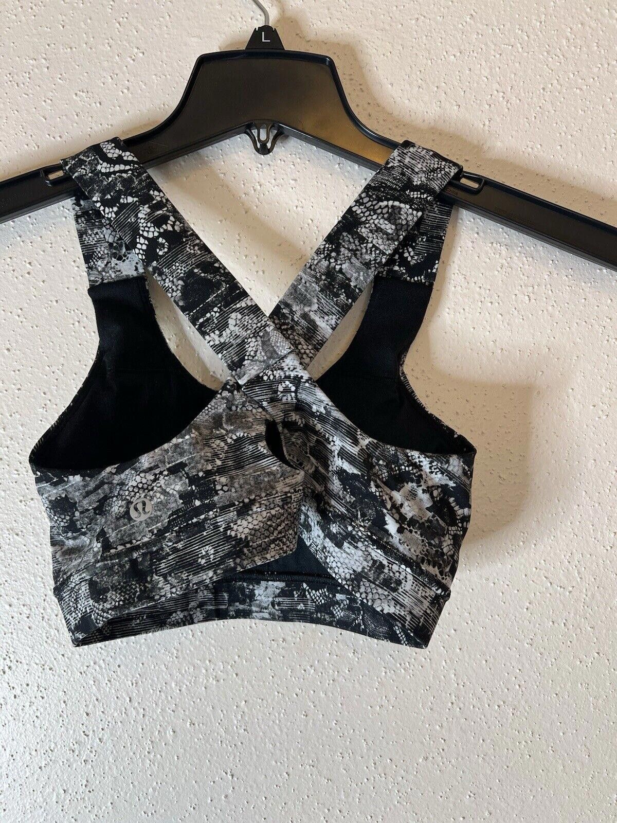 Designer Lululemon All Sports Bra Masked Lace Starlight Black Size 6 Size ONE SIZE - 3 Thumbnail