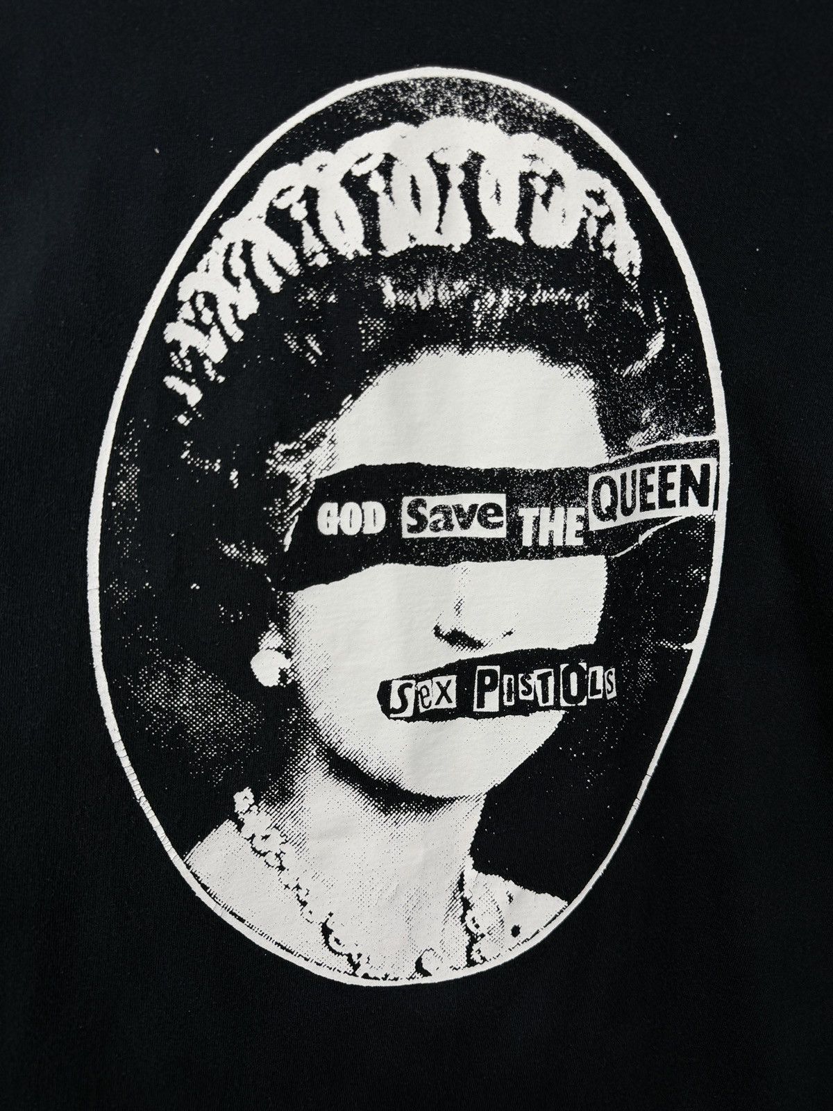 Band Tees 🇬🇧 Vintage Y2K Sex Pistols God Save The Queen Punk T-Shirt Size US XXL / EU 58 / 5 - 4 Thumbnail