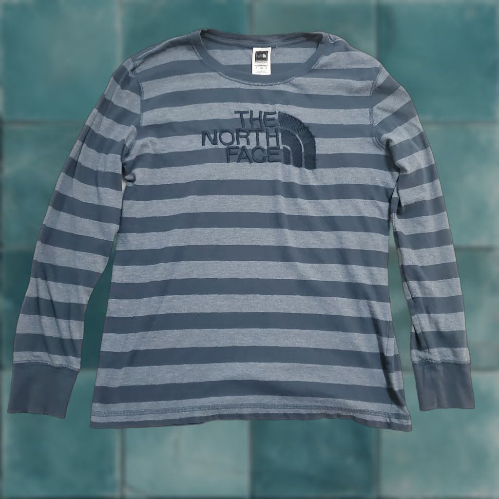The North Face The North Face T Shirt Women L Gray Striped Embroidered Logo Outdoor Gorpcore Size L / US 10 / IT 46 - 1 Thumbnail