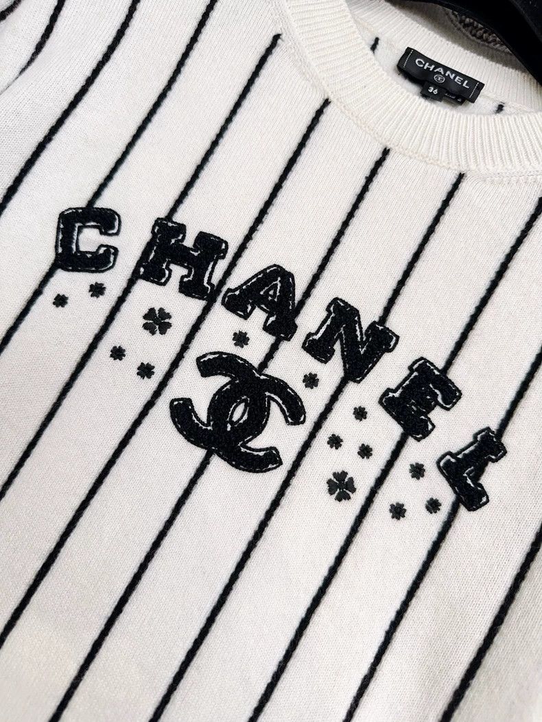 Chanel Chanel 23p preview series white vertical striped cashmere Size XS / US 0-2 / IT 36-38 - 3 Thumbnail