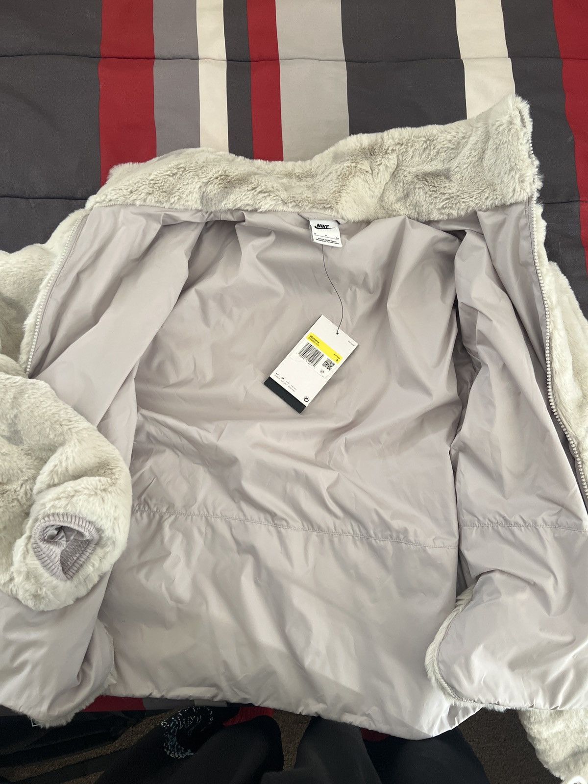 Nike Nike Faux Fur Jacket Size S / US 4 / IT 40 - 2 Thumbnail