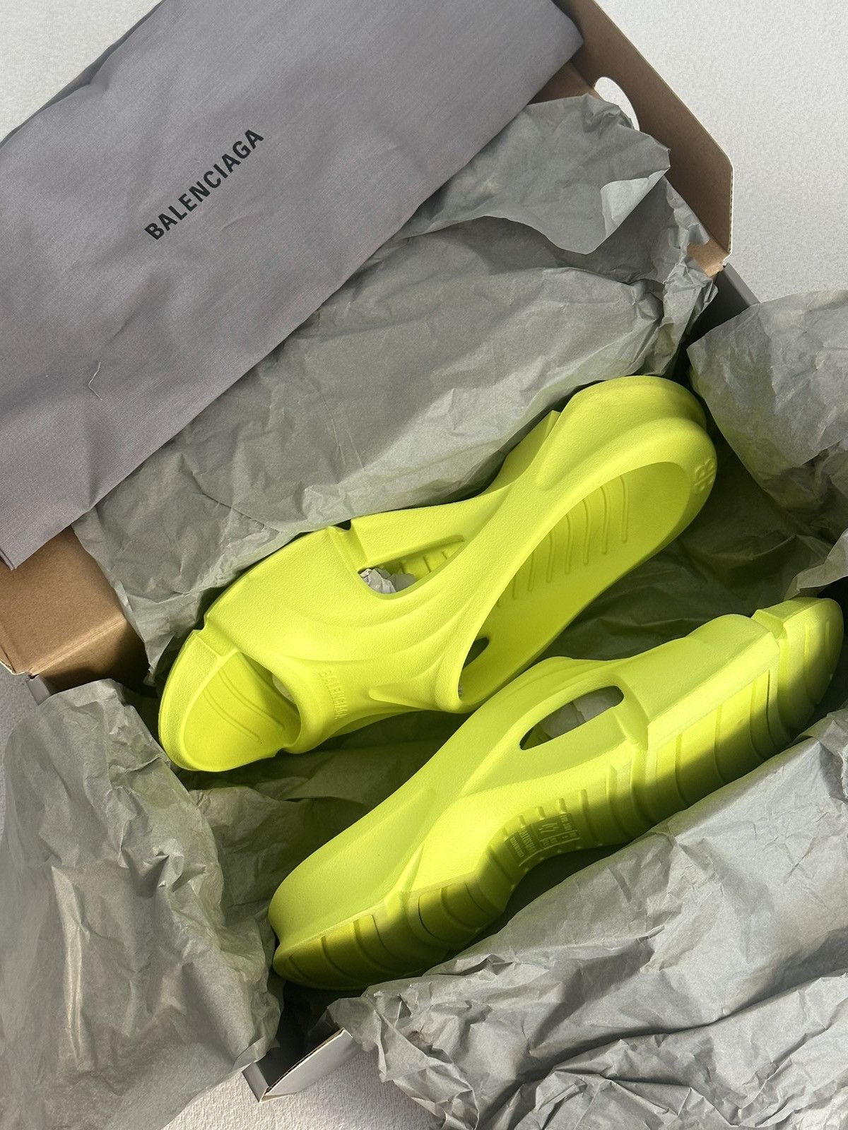 Balenciaga Balenciaga Mold Rubber Slides Yellow Fluorescent Size US 9 / EU 42 - 7 Thumbnail