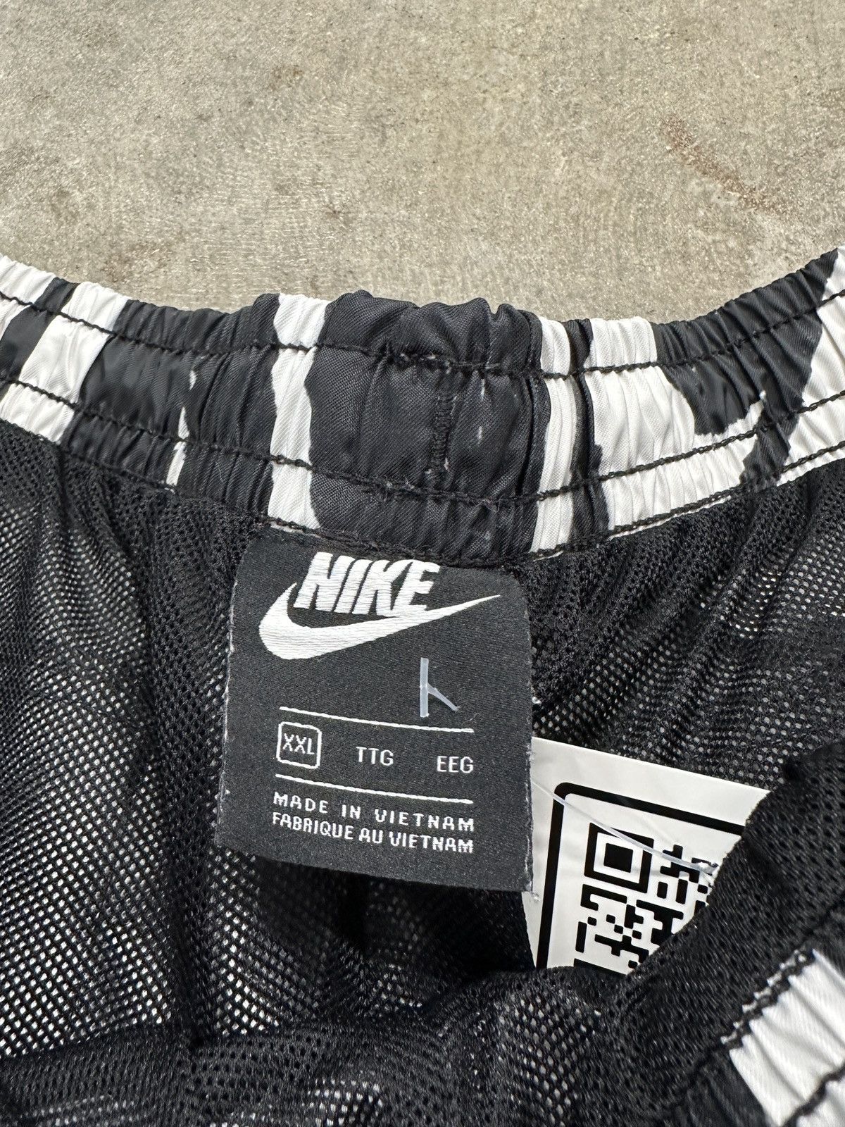 Nike Y2K Nike Swoosh All Over Print Athletic Nylon Shorts Size US 35 - 4 Thumbnail
