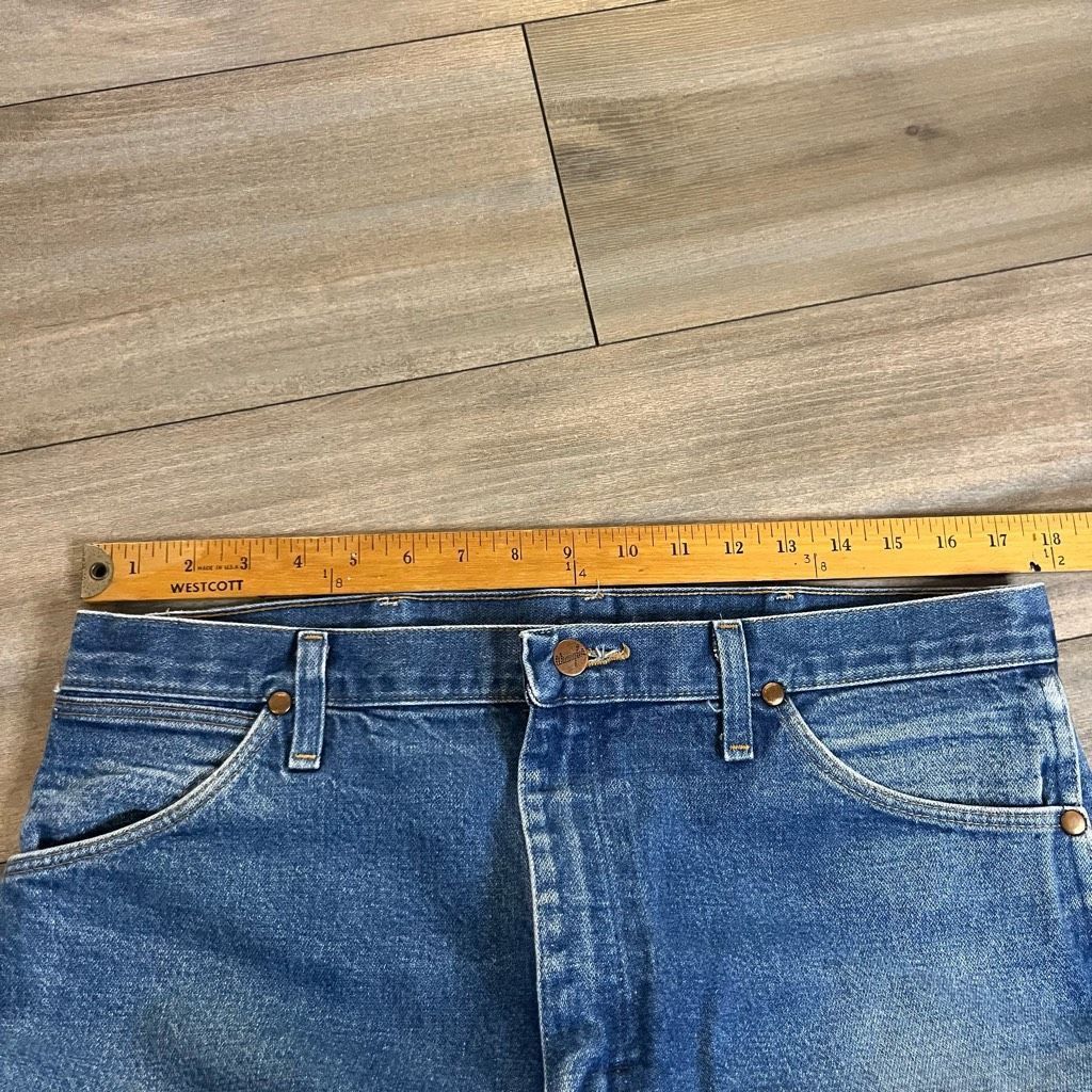 Wrangler Vintage Wrangler Light Wash Denim Jeans Men 36 Size US 36 / EU 52 - 4 Thumbnail