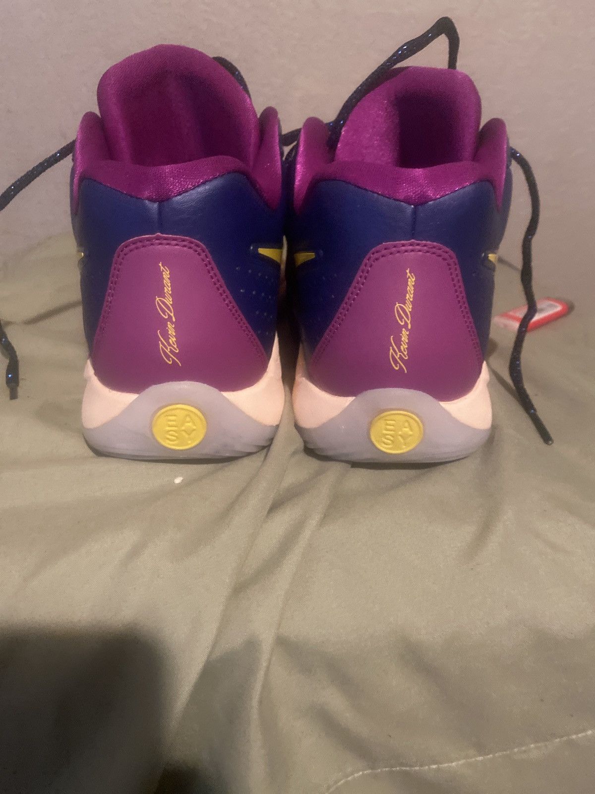 Nike KD 17 travel ball Size US 11 / EU 44 - 6 Thumbnail