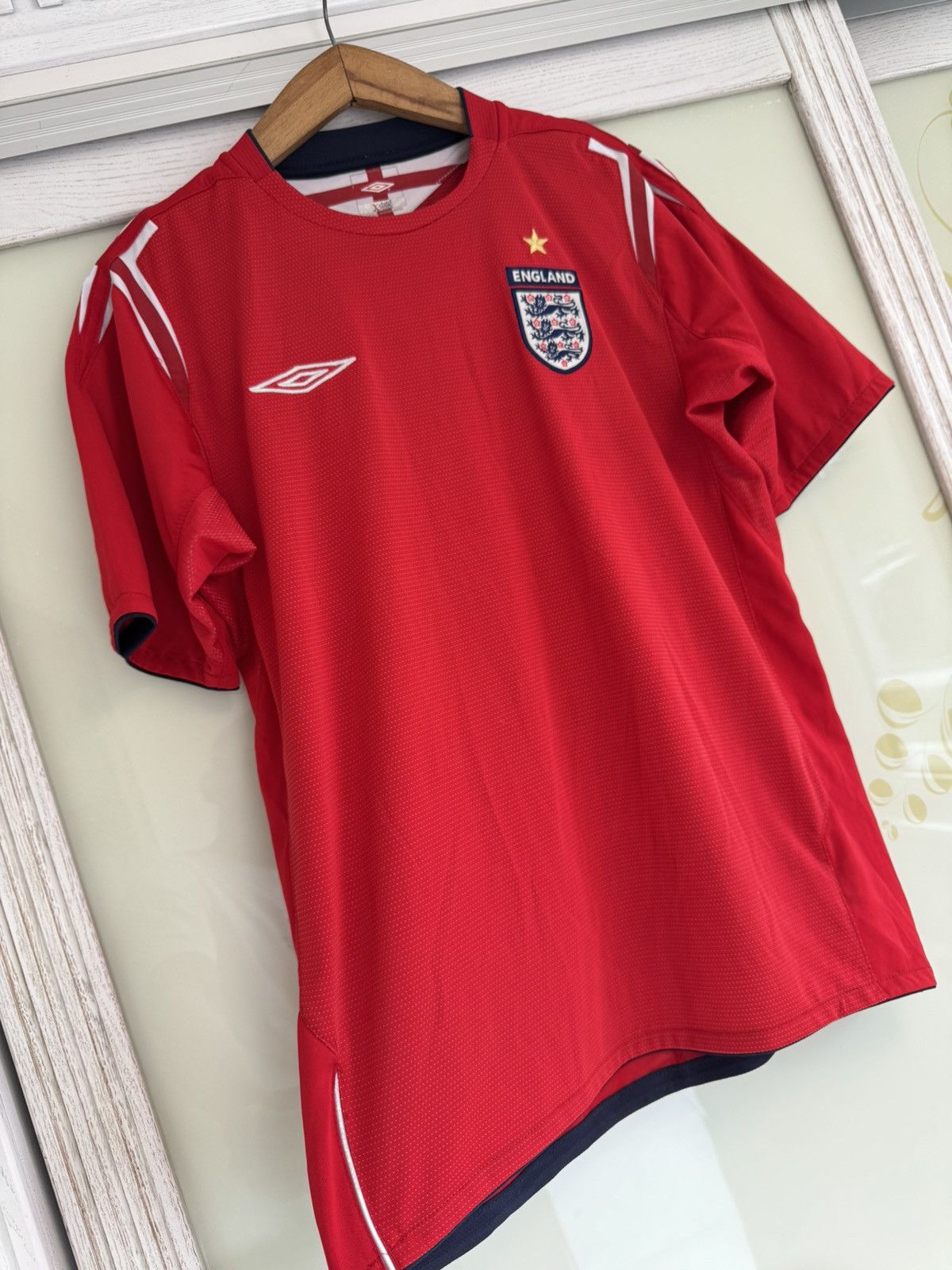 Umbro Vintage England 2004-2006 Home Soccer Jersey Football Kit Size US M / EU 48-50 / 2 - 4 Thumbnail
