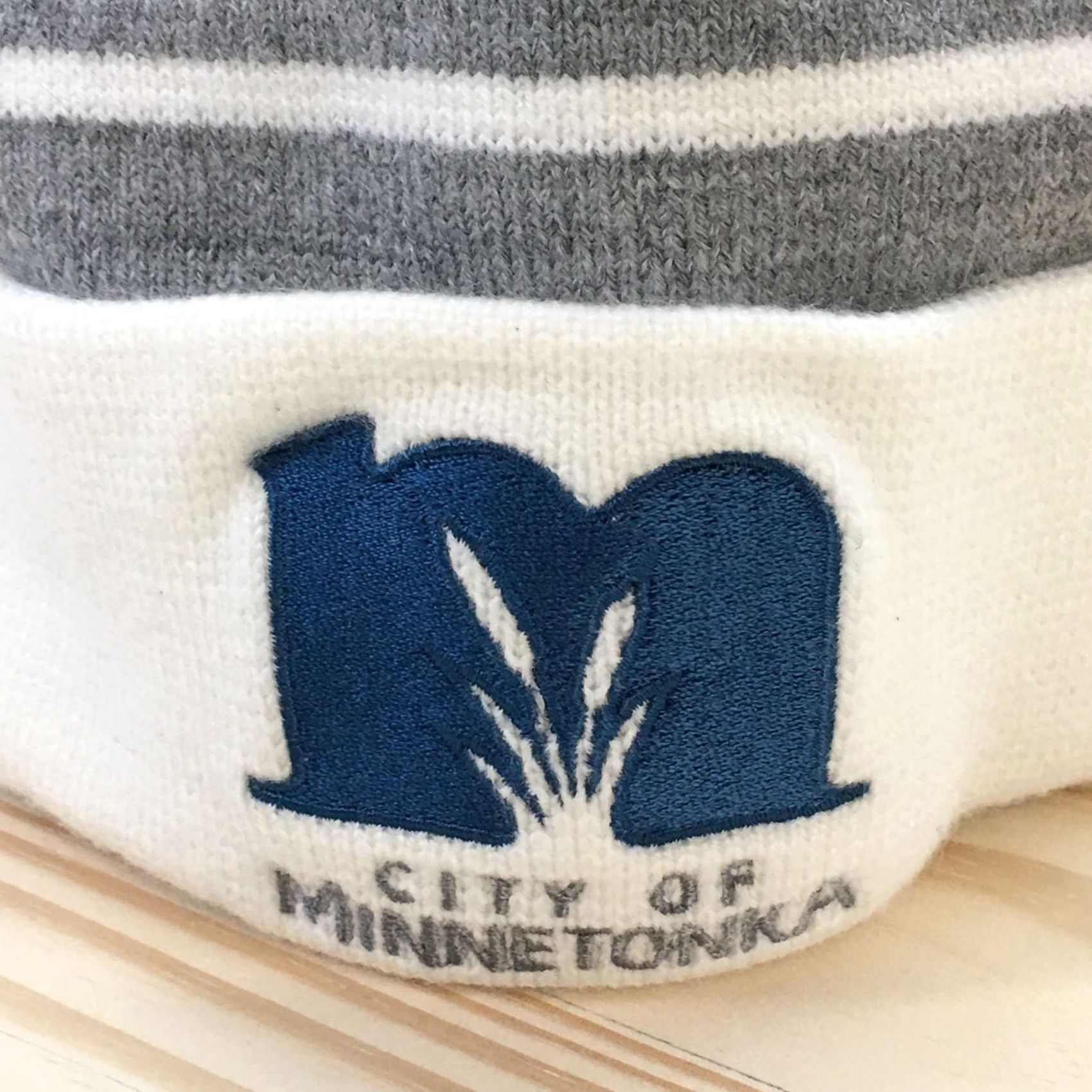 Minnetonka Cap America Beanie Hat Mens One Size Gray White City Of Minnetonka Embroidered Logo Size ONE SIZE - 3 Thumbnail