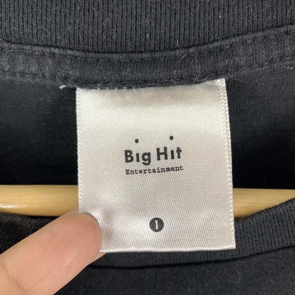 Vintage BTS LOVE YOURSELF Speak Yourself World Tour Japan Tshirt Size US S / EU 44-46 / 1 - 7 Thumbnail