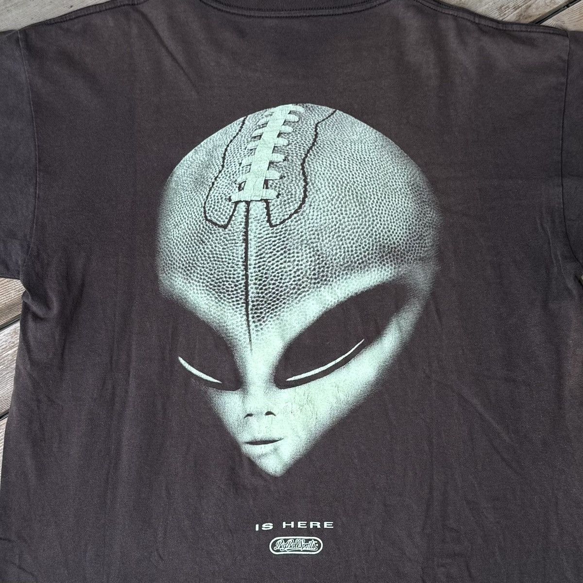 Other Vintage 90’s Alien Football Glow In The Dark Graphic Tee Size US L / EU 52-54 / 3 - 2 Thumbnail