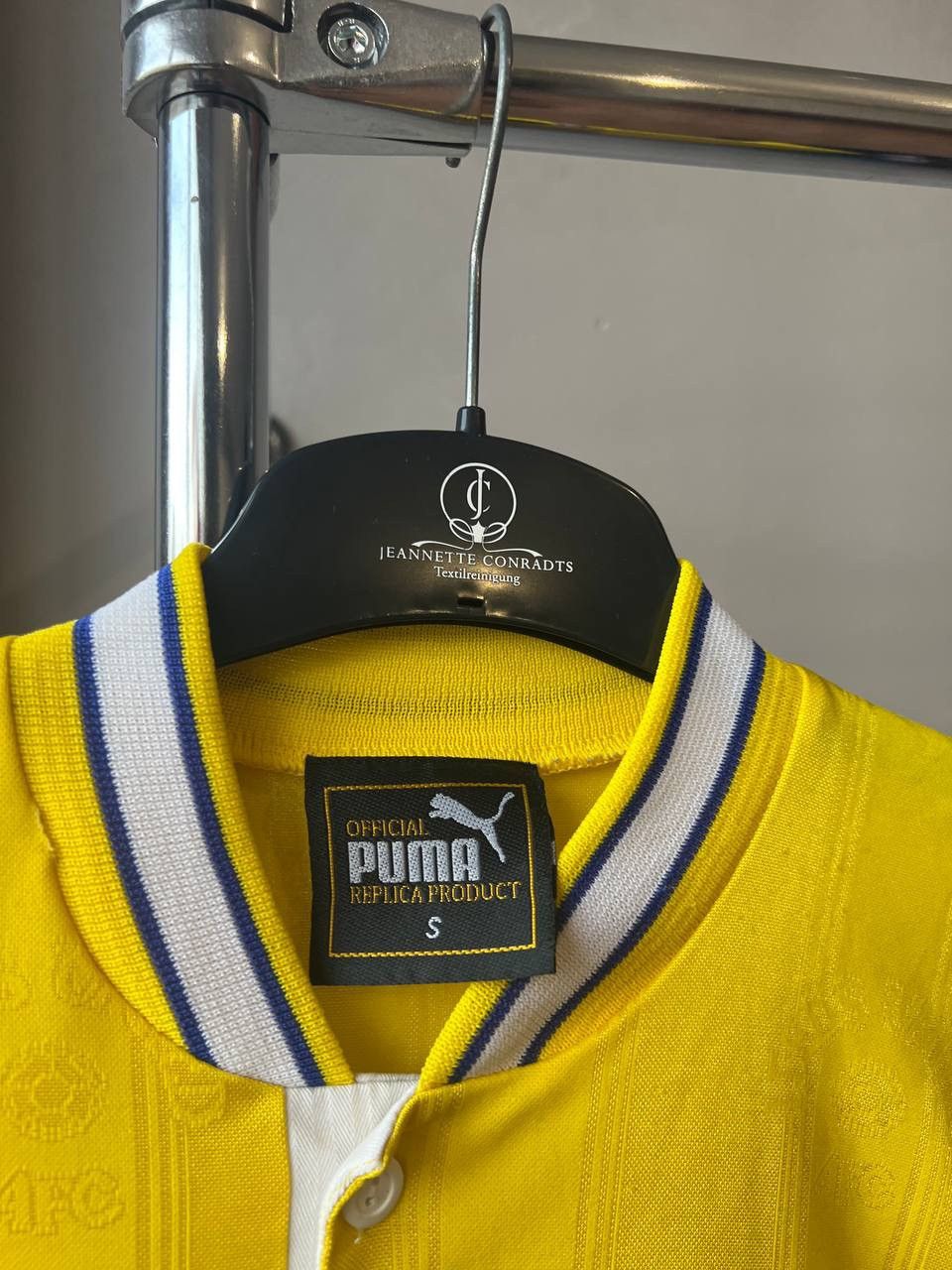 Puma 1997/98 LEEDS UNITED HOME SOCCER JERSEY FOOTBALL SHIRT SZ S Size US S / EU 44-46 / 1 - 5 Thumbnail