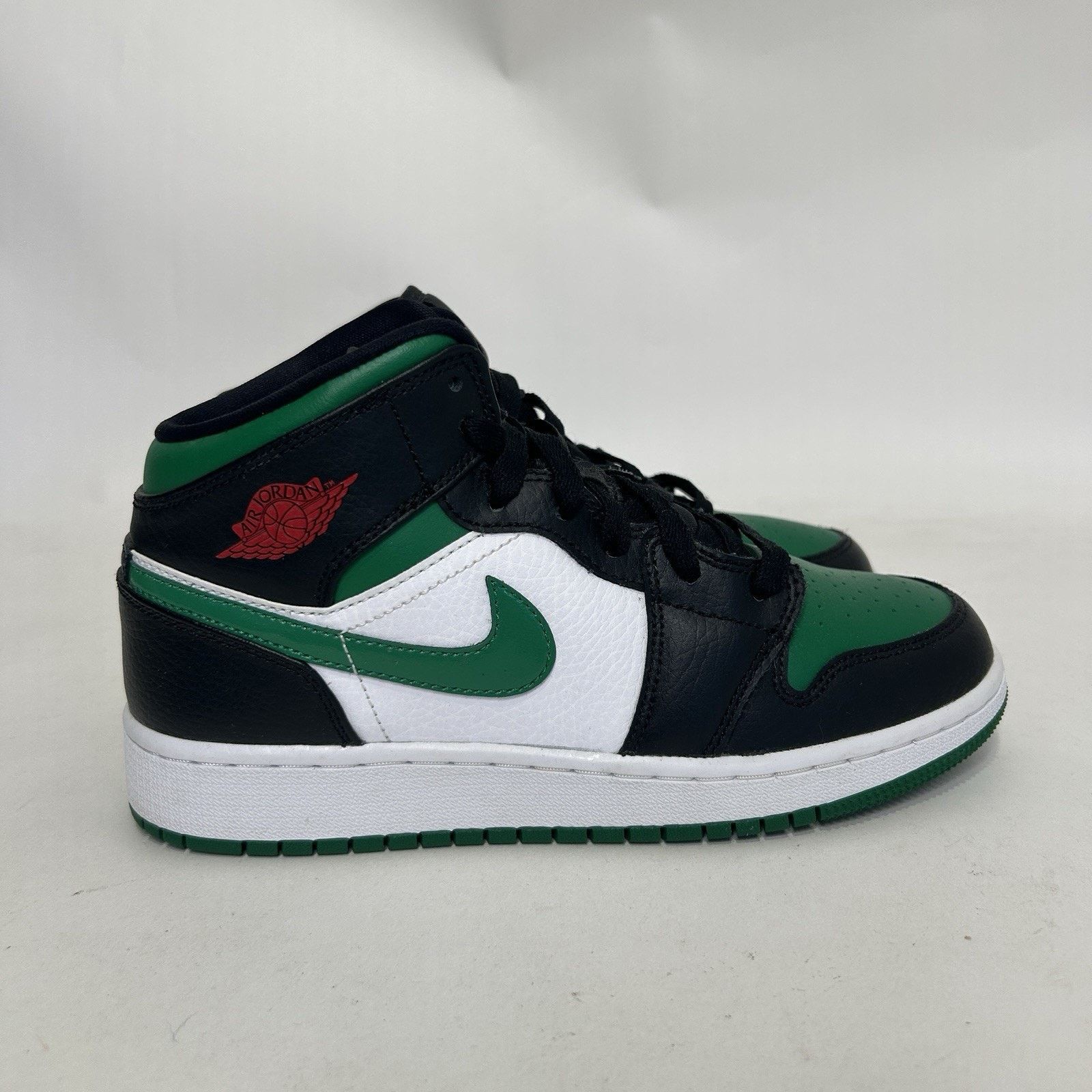 Jordan Brand Nike Air Jordan 1 Mid Retro GS “Pine Green Toe” Size US 6.5 / IT 36.5 - 4 Thumbnail