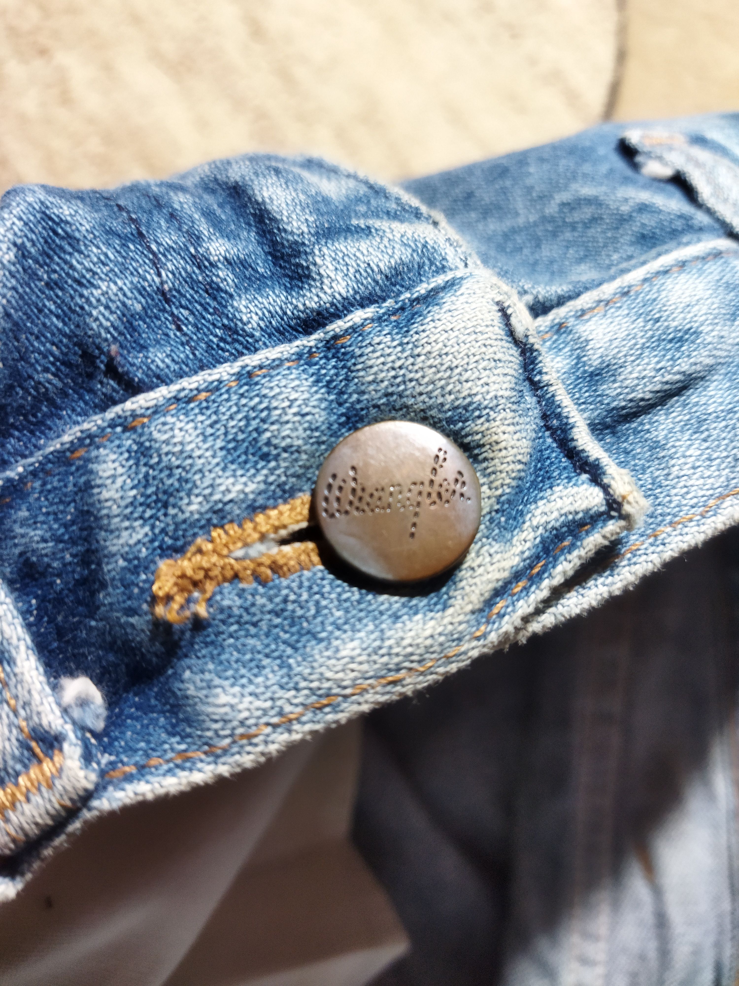 Wrangler VINTAGE WRANGLER DISTRESSED FADED BLUE JEANS PANTS Size US 27 - 12 Thumbnail