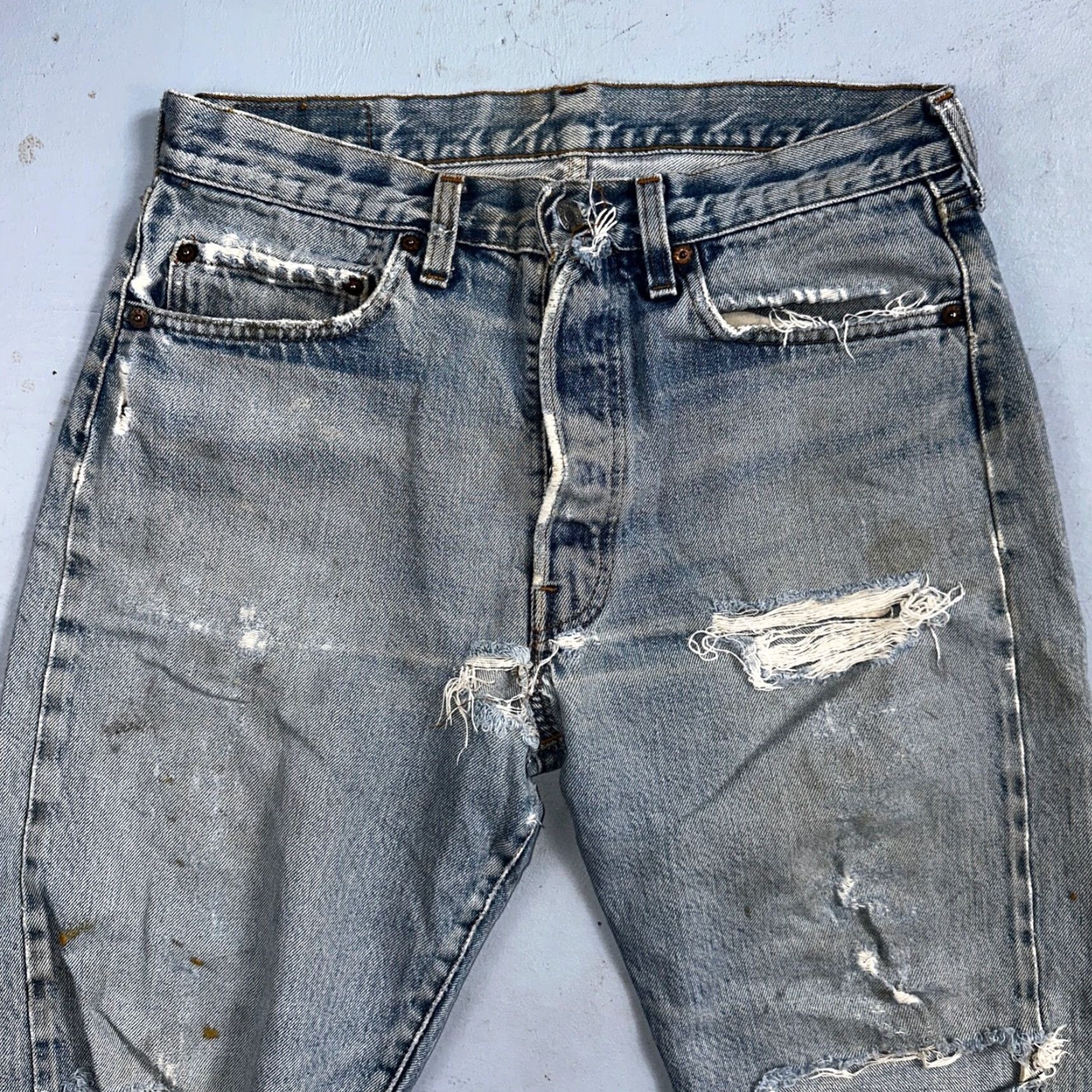 Levi's VINTAGE Levi's 501 Jeans 80s USA Redline Selvedge Thrashed 33x33 Act 31x30 Denim Blue Cotton Straight Mens Jeans 501 XX Size US 33 - 2 Thumbnail