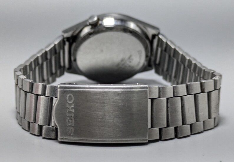 Seiko Rare Vintage Seiko 5 Automatic Day Date Movement Size ONE SIZE - 5 Thumbnail