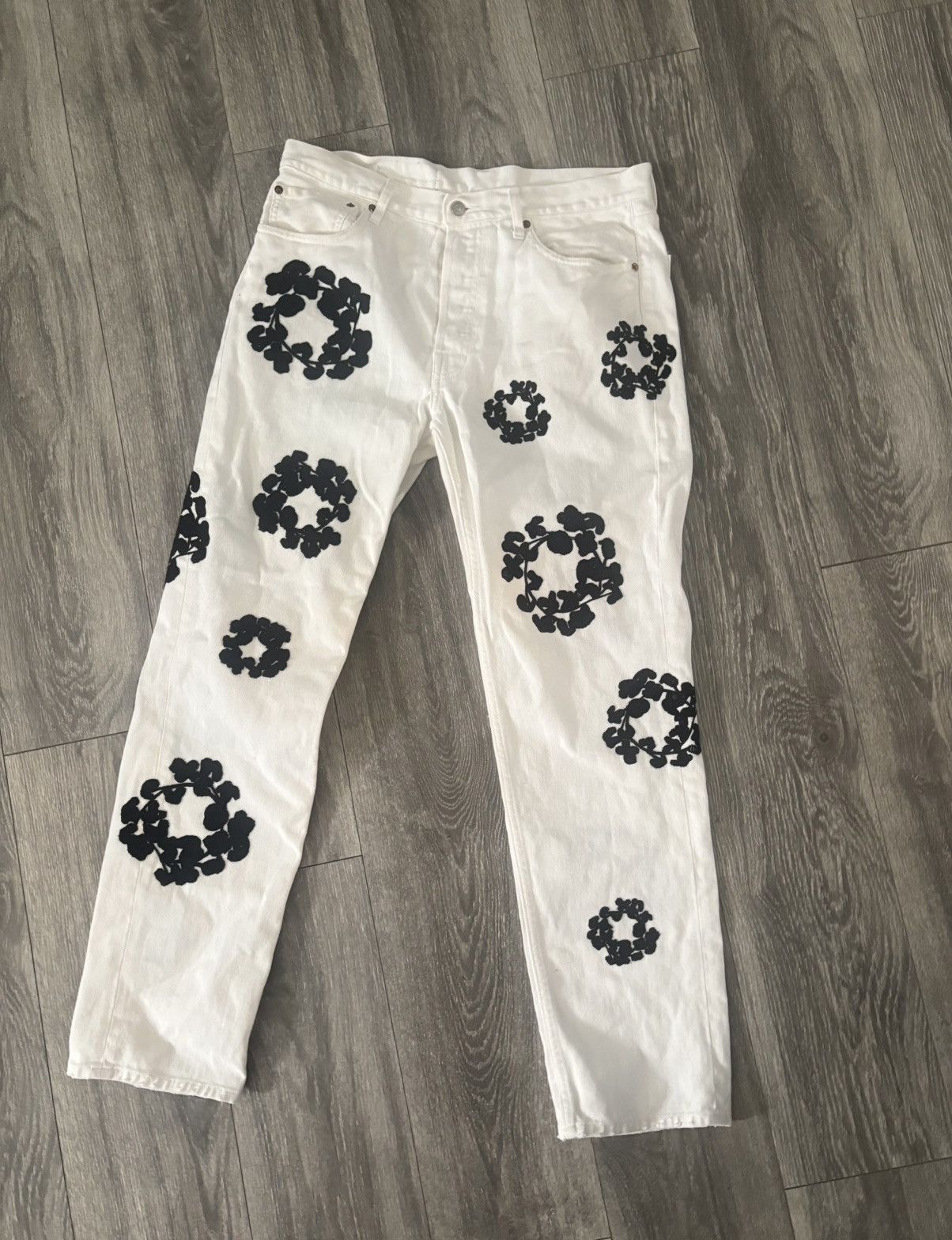 DENIM TEARS Denim Tears cotton wreath denim Size US 34 / EU 50 - 1 Thumbnail