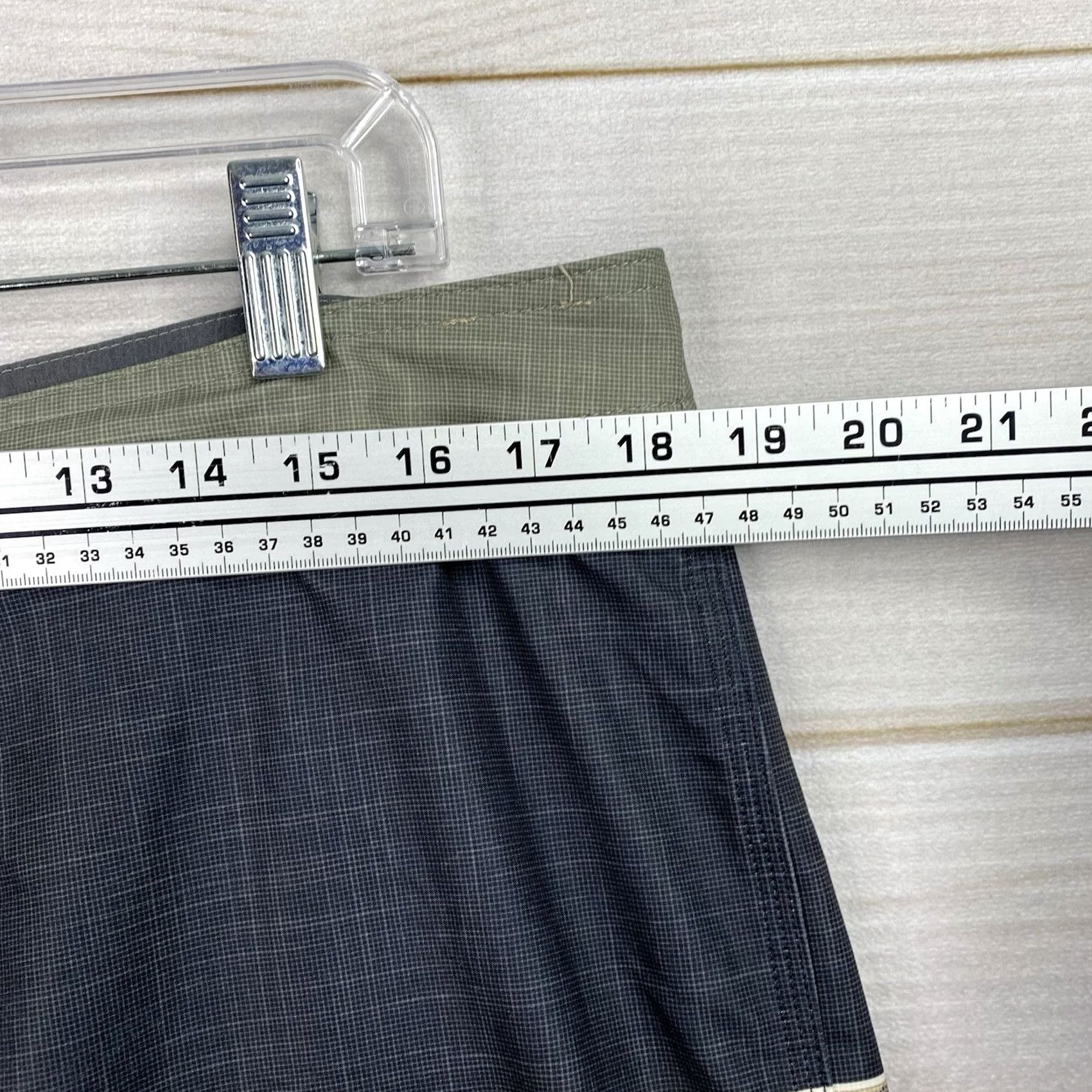 Rainbow Quiksilver Highline Surf Board Shorts Mens 36 Rainbow Gray Stretch Beach Pants Shorts Size US 36 / EU 52 - 6 Thumbnail