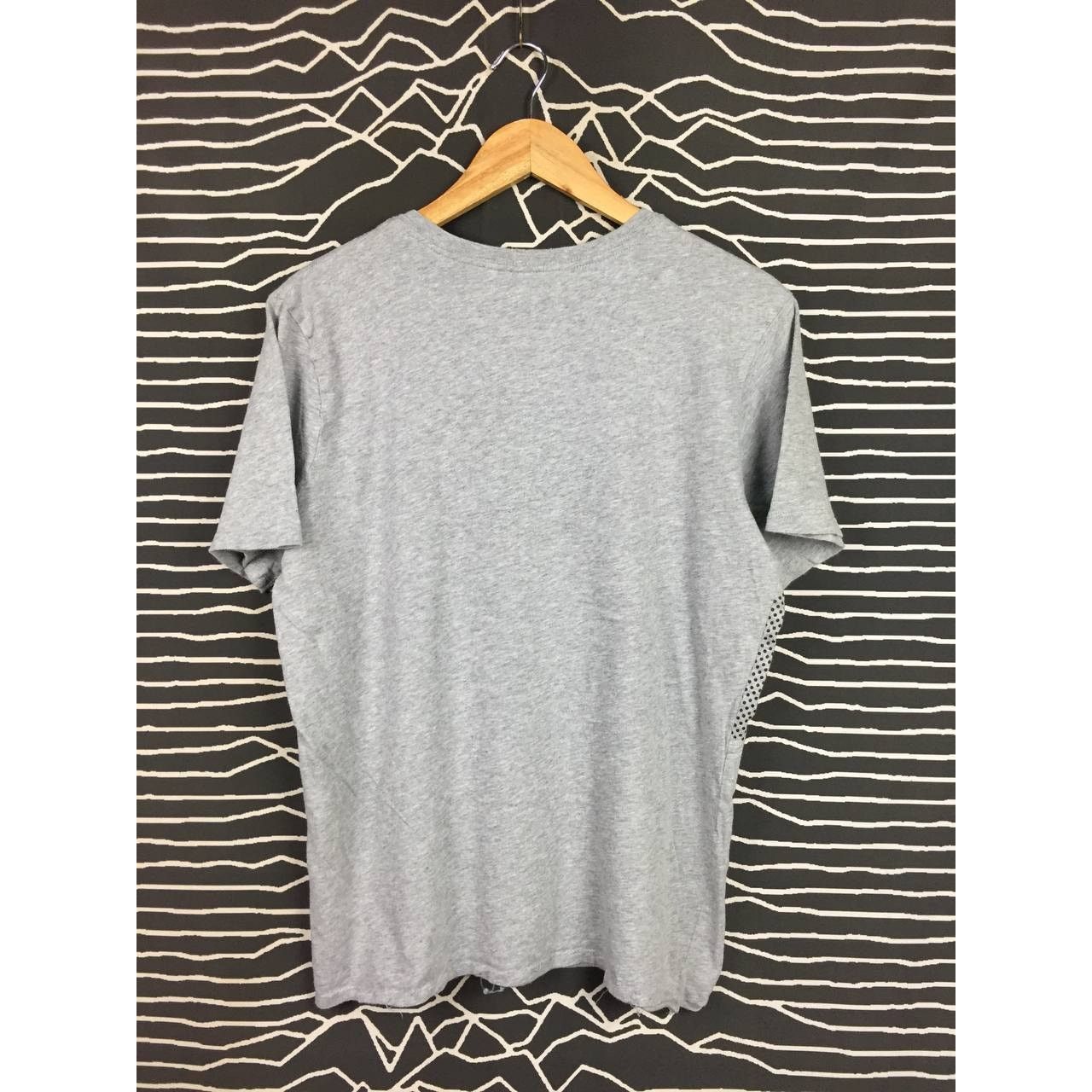 Nike Nike Swoosh Big Logo Spell Out Tee Size M Size US M / EU 48-50 / 2 - 4 Thumbnail