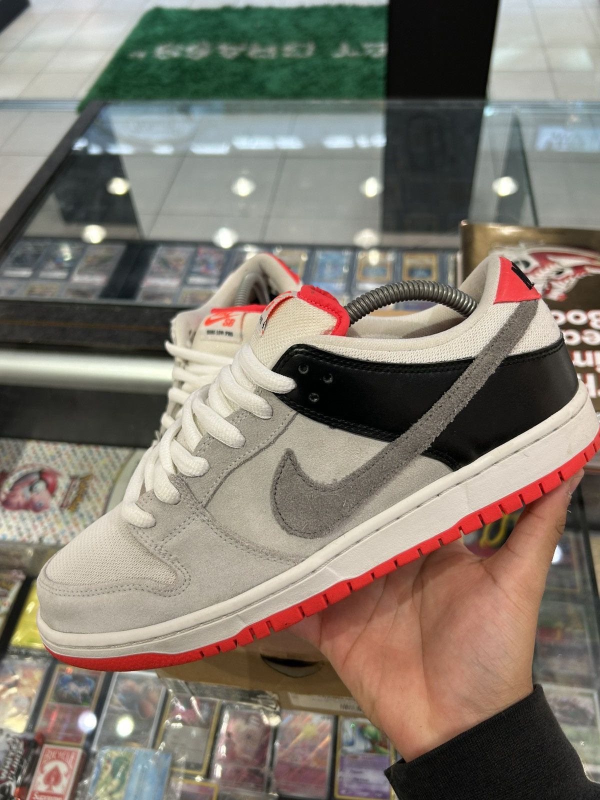 Nike SB Nike sb infared orange label Size US 9 / EU 42 - 2 Thumbnail
