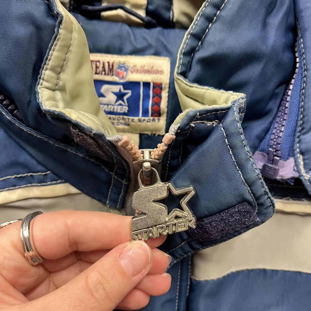 Starter × Vintage Vintage 90s Starter Dallas Cowboys Adult Blue Puffer Jacket Size US L / EU 52-54 / 3 - 4 Thumbnail