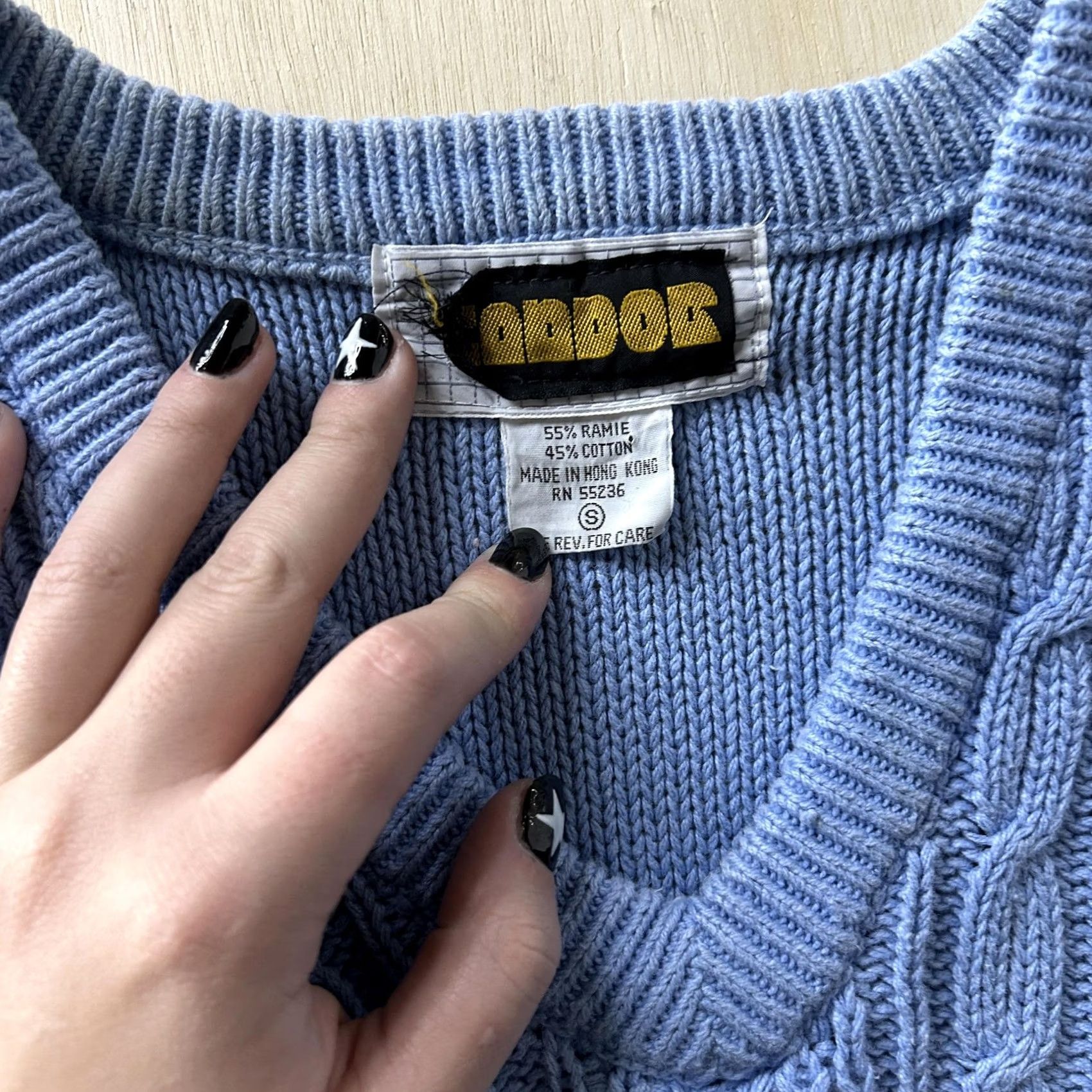 Vintage VINTAGE Ardor Sweater Vest Womens Small Blue Cable Knit V Neck Hong Kong 90s Size S / US 4 / IT 40 - 3 Thumbnail