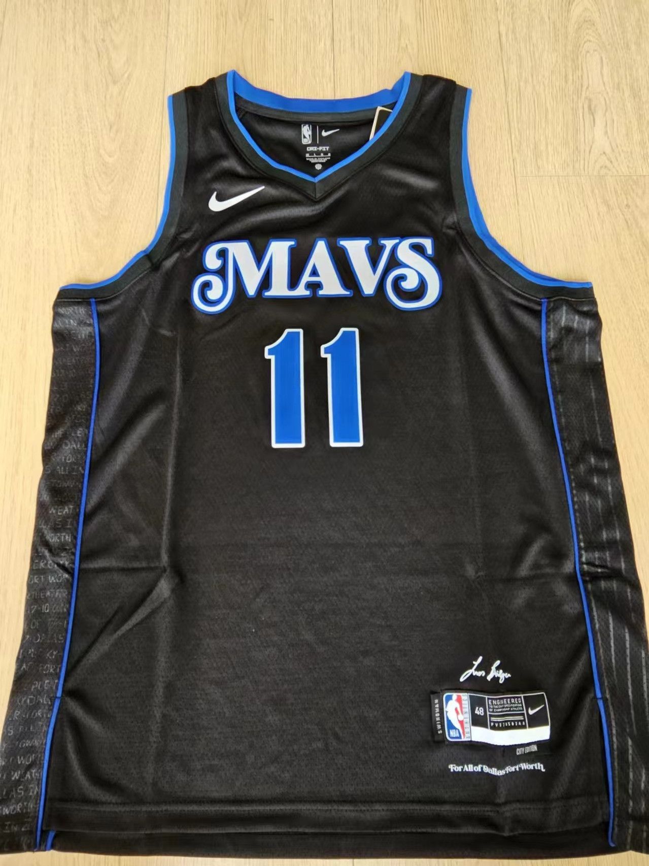 NBA Dallas Mavericks #11 Kyrie Irving Jersey Size US L / EU 52-54 / 3 - 1 Thumbnail