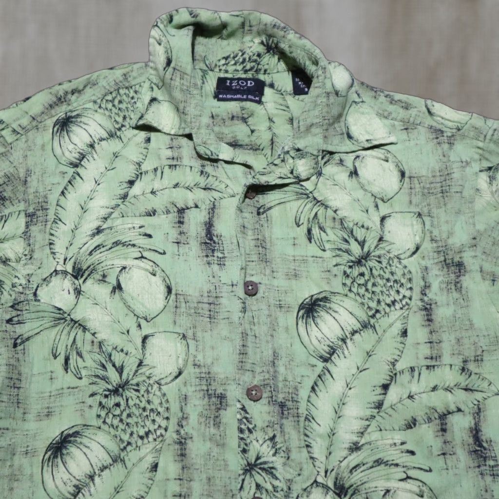 Izod IZOD Shirt Button-Up Short Sleeve Green Silk Rayon Men S, 90s Beach Outdoor Casual, Travel, Pocket, Button-Front, Collared Size US S / EU 44-46 / 1 - 1 Thumbnail