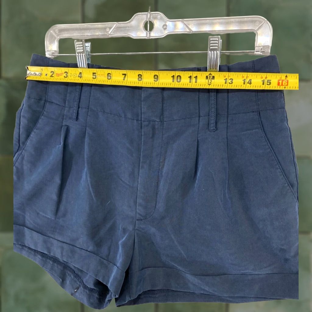 American Eagle Outfitters American Eagle Outfitters Shorts 6 Blue Paperbag Rolled Cuff Womens 6 Blue Paperbag Shorts Womens Regular 6 Blue Paperbag Rolled Cuff Size 28" / US 6 / IT 42 - 1 Thumbnail