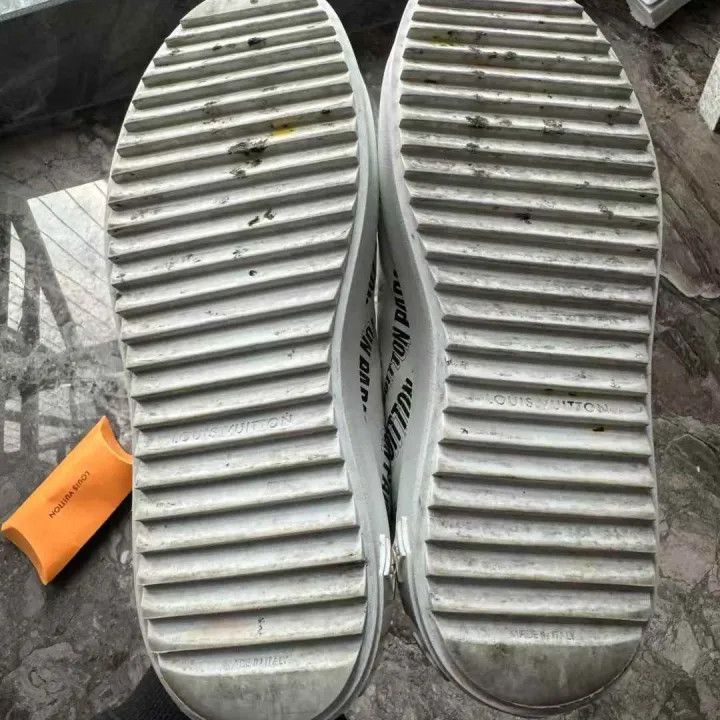 Louis Vuitton Louis Vuitton Black and White Casual Sneakers -2508 Size US 6 / IT 36 - 4 Thumbnail