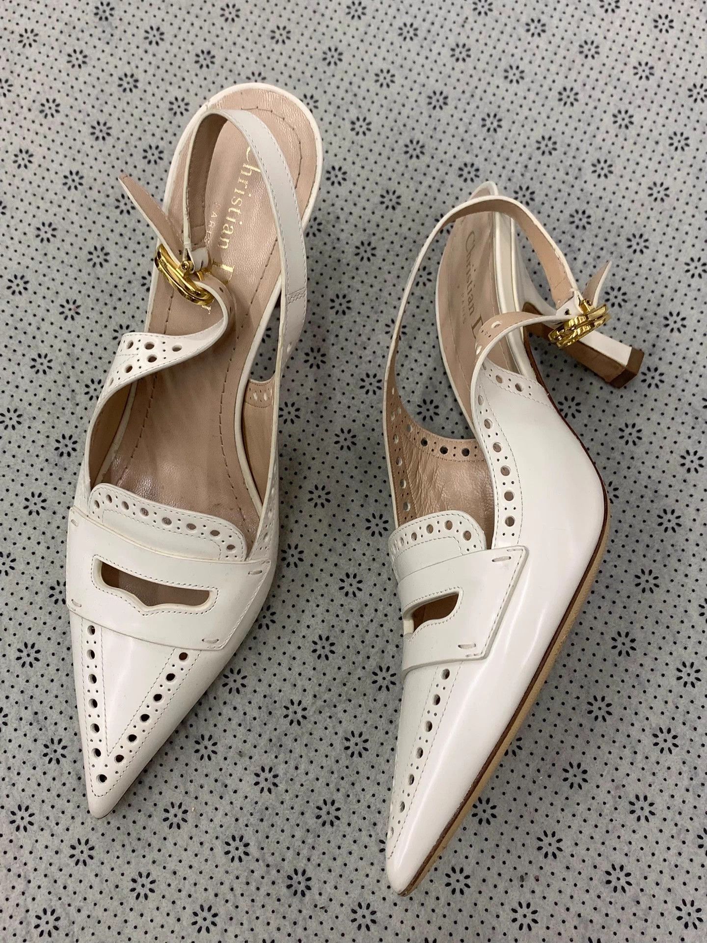 Dior Dior white cutout pointed toe heels EU 38 Size US 7 / IT 37 - 2 Thumbnail