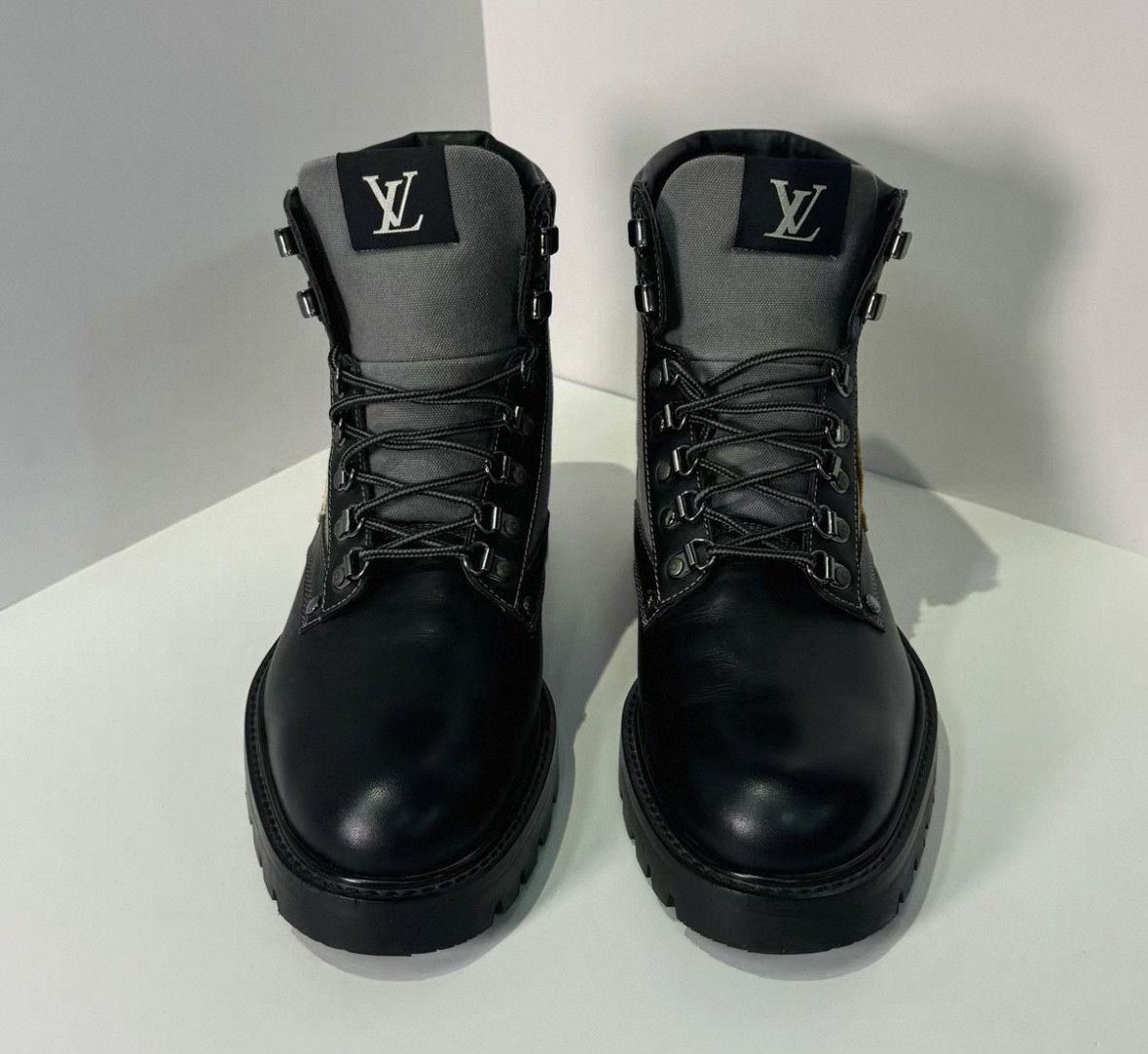 Louis Vuitton Louis Vuitton Black Outdoor Patchwork Boots 0079 Size US 8 / EU 41 - 7 Thumbnail