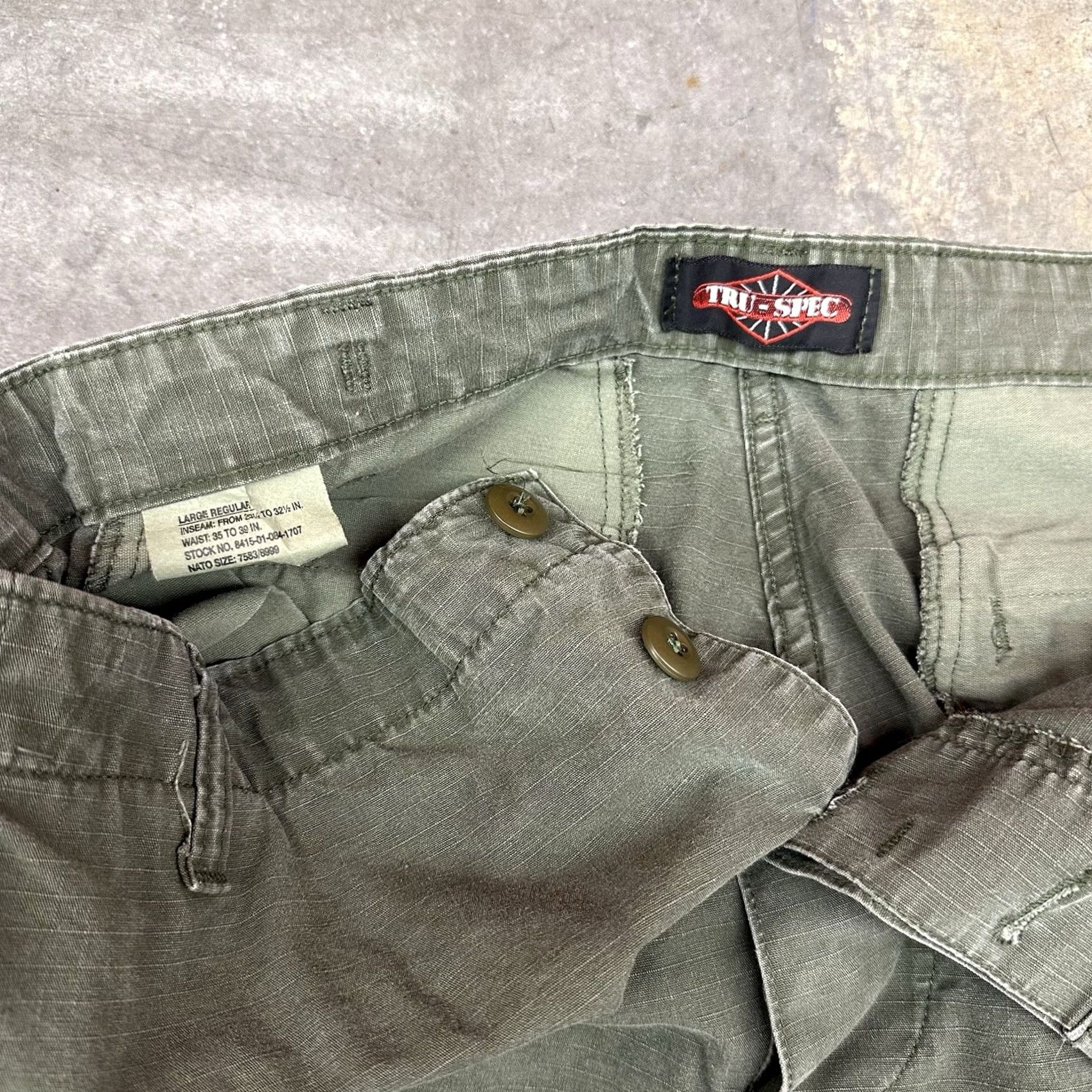 Olive TRU-SPEC Cargo Pants Men’s Large Regular Olive Army Green 2000s Size US 33 - 3 Thumbnail