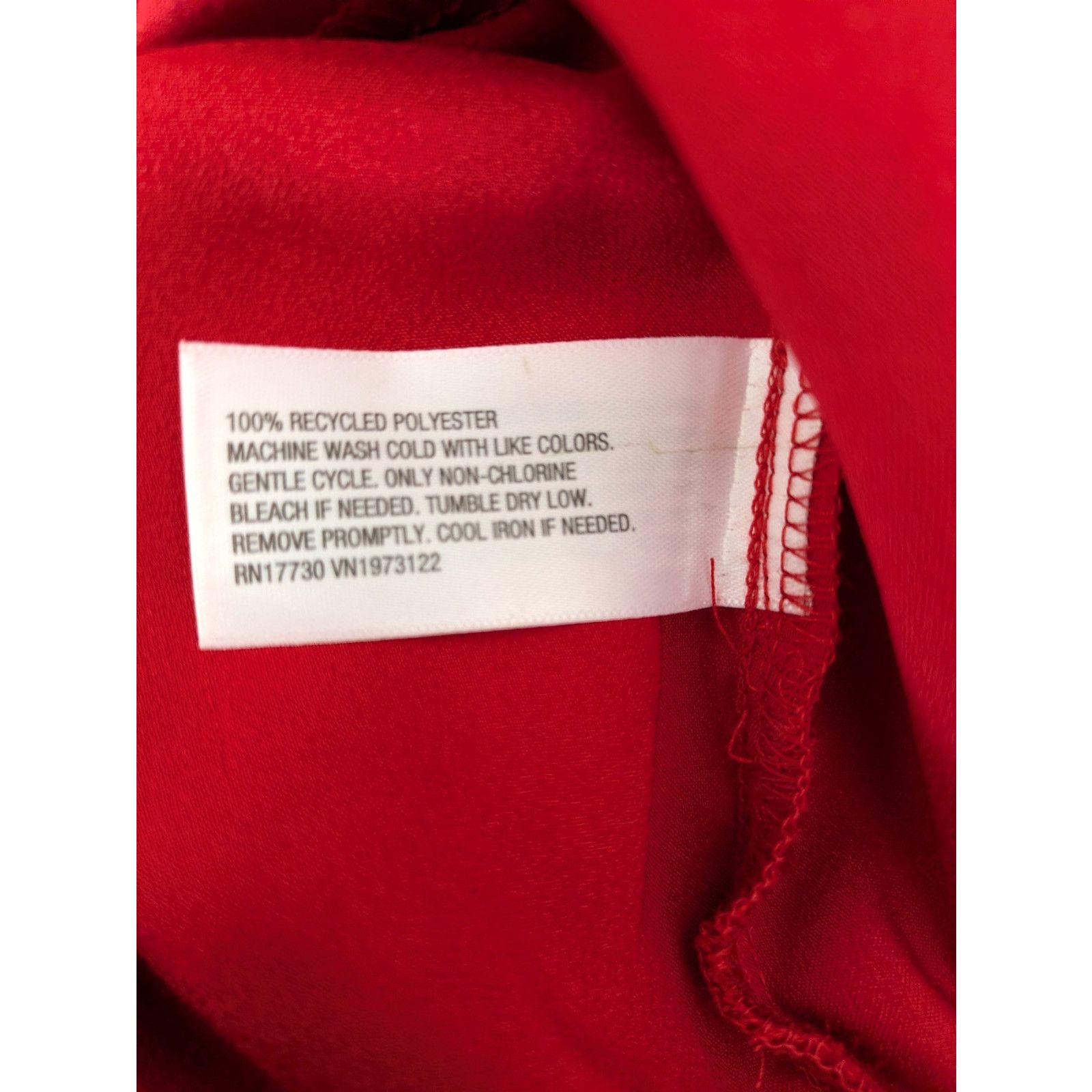 Target Basics Women's Long Sleeve Satin Button Down Shirt Red Medium Size M / US 6-8 / IT 42-44 - 4 Thumbnail